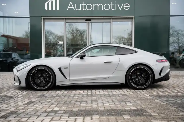 Mercedes-Benz Amg GT view 5