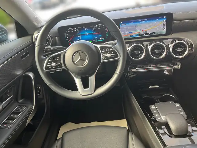 Mercedes-Benz CLA view 9