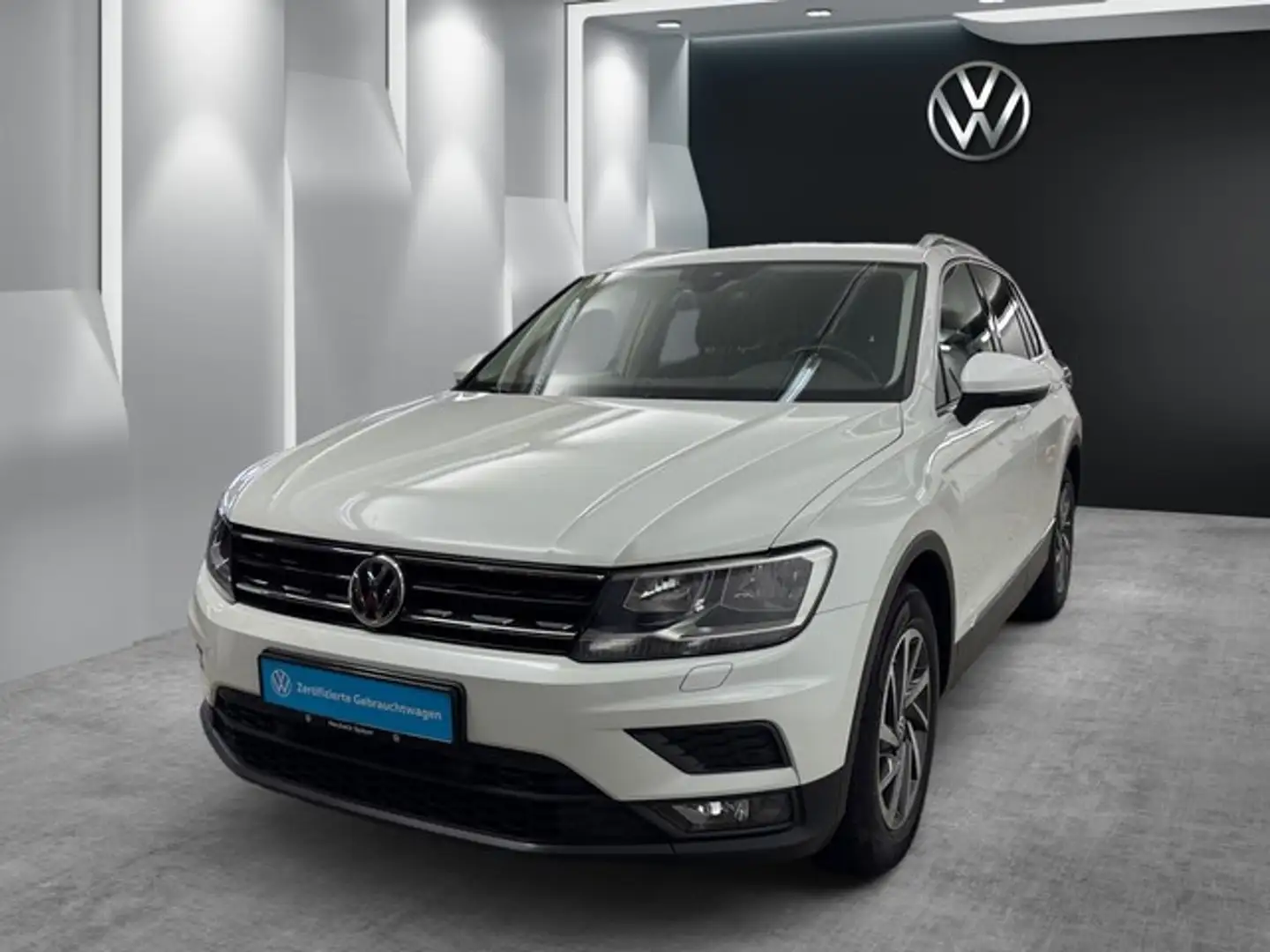 Volkswagen Tiguan 1.4TSI Sound AHK PANO NAVI Wit - 1