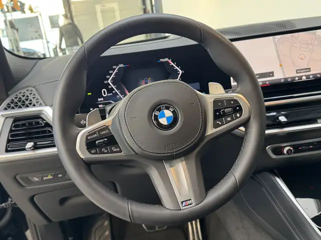 BMW X6 view 9