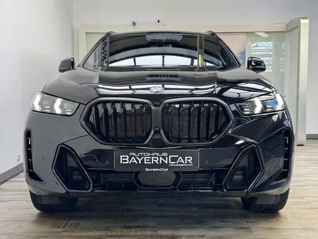 BMW X6 view 2