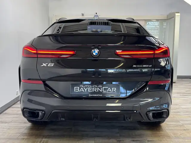 BMW X6 view 5