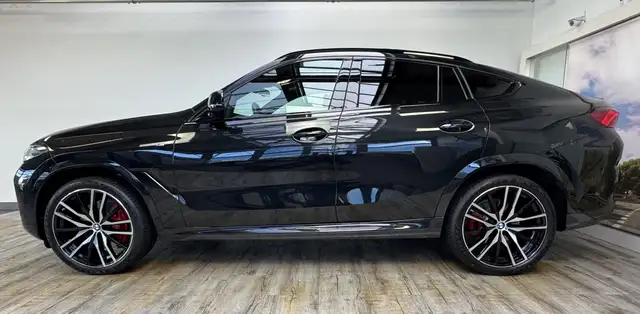 BMW X6 view 3