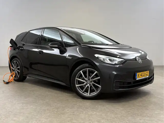Volkswagen Id.3 view 6