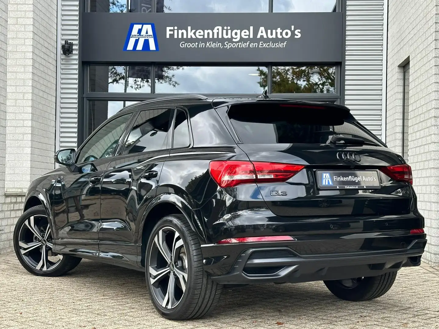 Audi Q3 35 TFSI S-line Black-Pack BTW |Camera |ACC |20'' | Zwart - 2