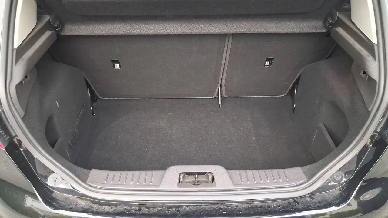 Ford Fiesta 3 portes — photo 14