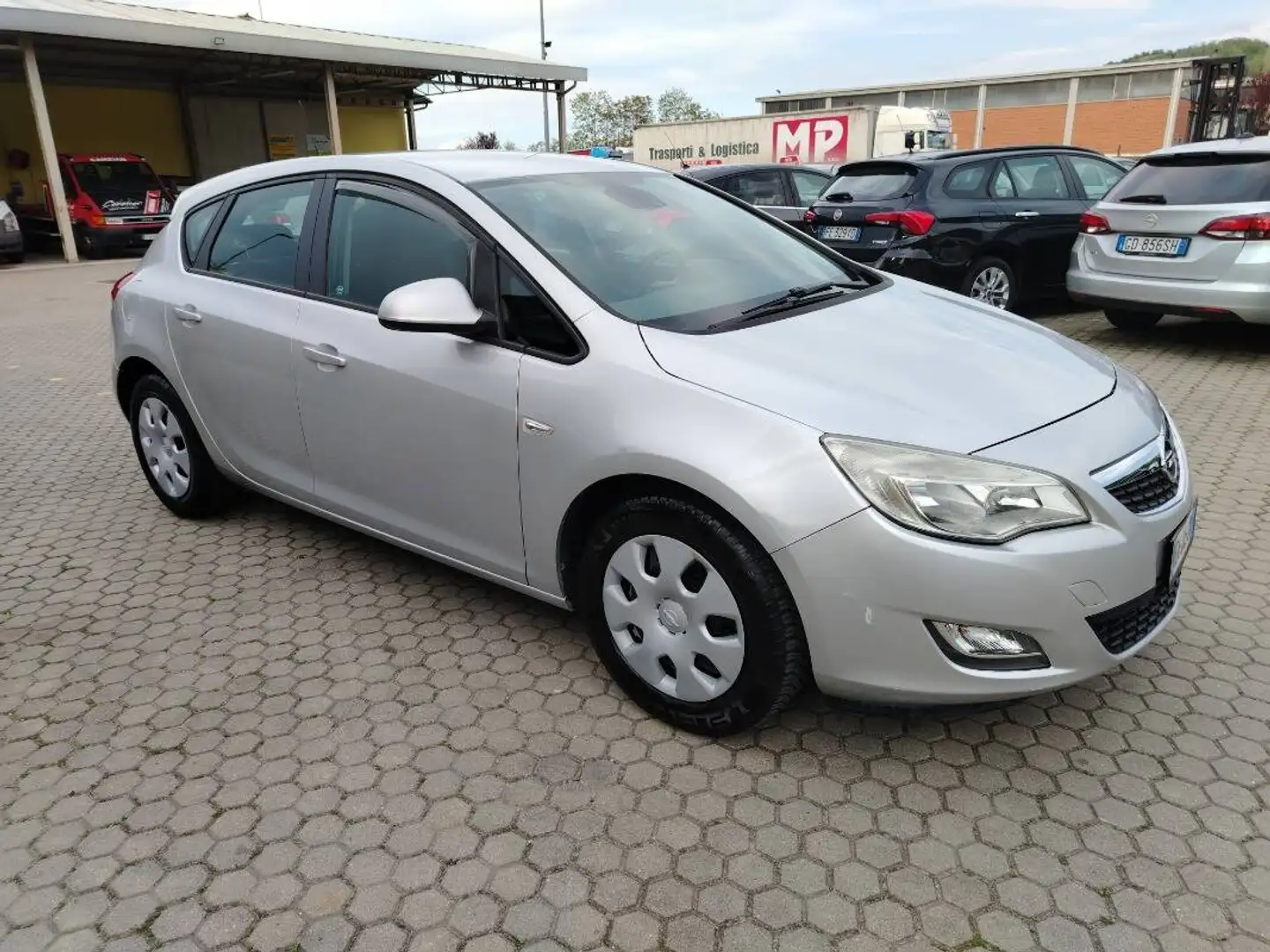 Opel Astra 1.7 cdti Cosmo 110cv Argento - 2