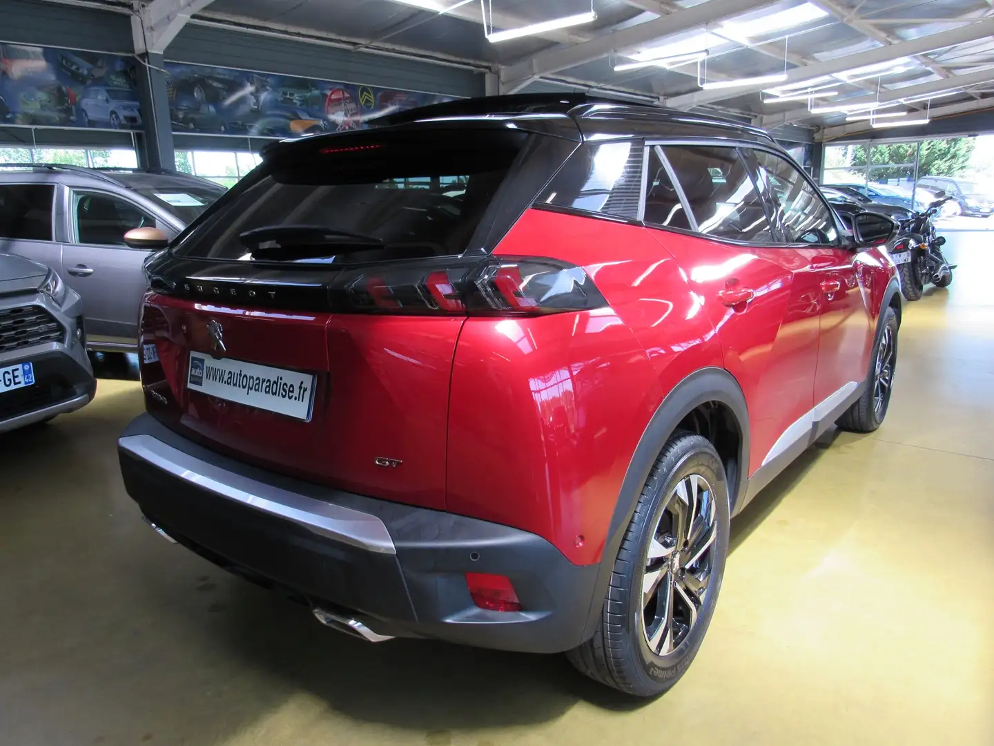 Peugeot 2008 1.2 130 GT EAT8 + TOIT OUVRANT Rouge - 2