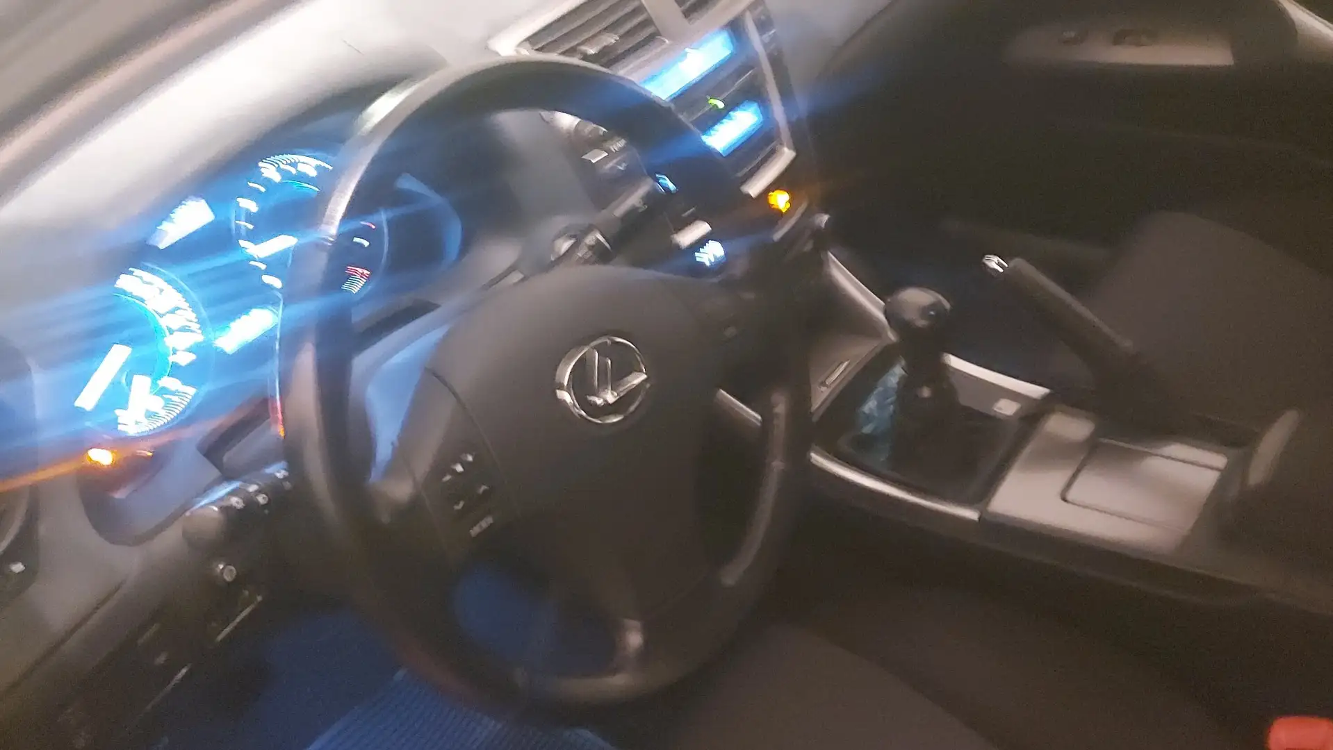 Lexus IS 220d 2.2 Luxury - 1