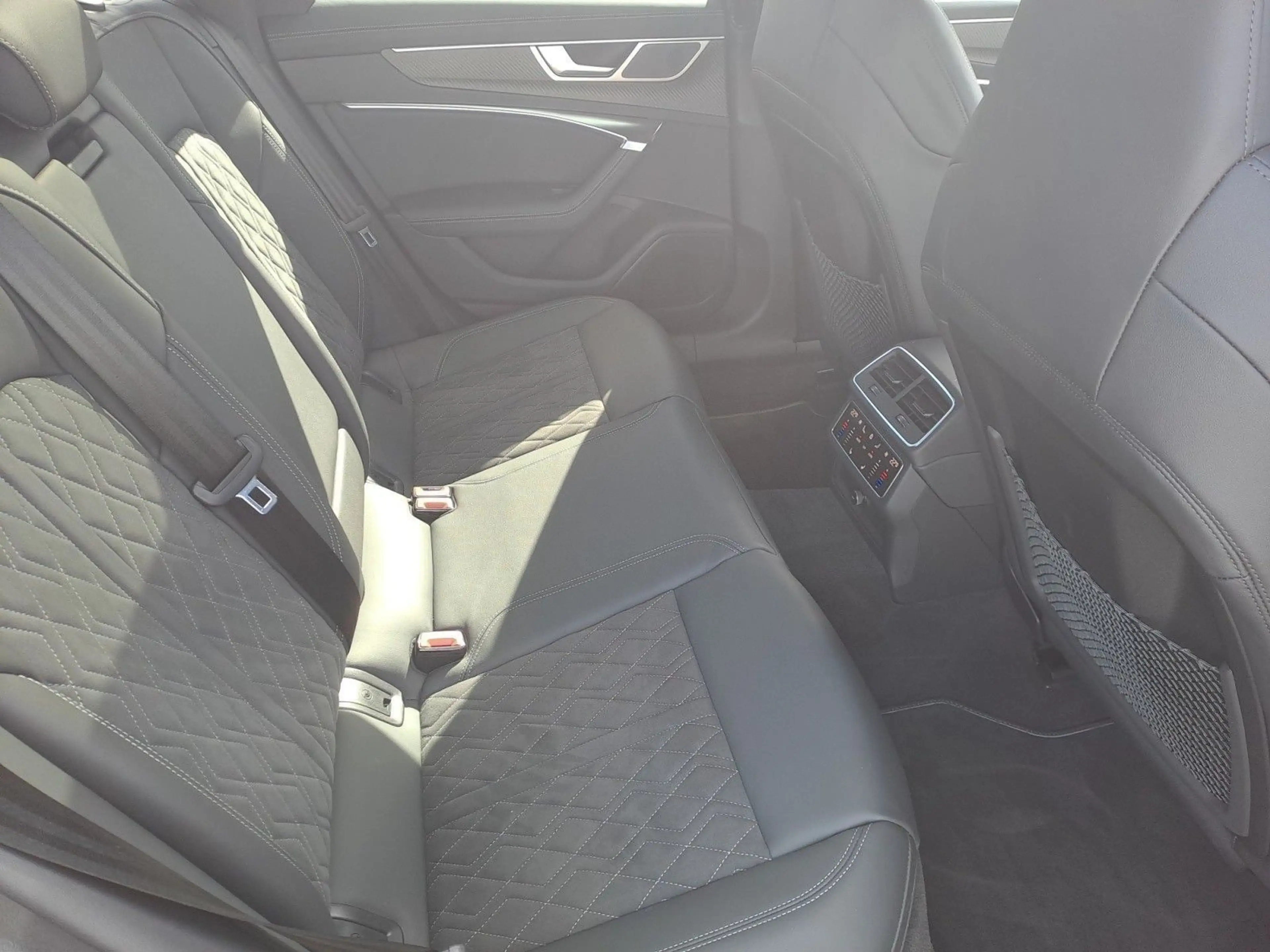 Audi S6 AHK Pano HUD Navi ACC TopView Standhzg — photo 14