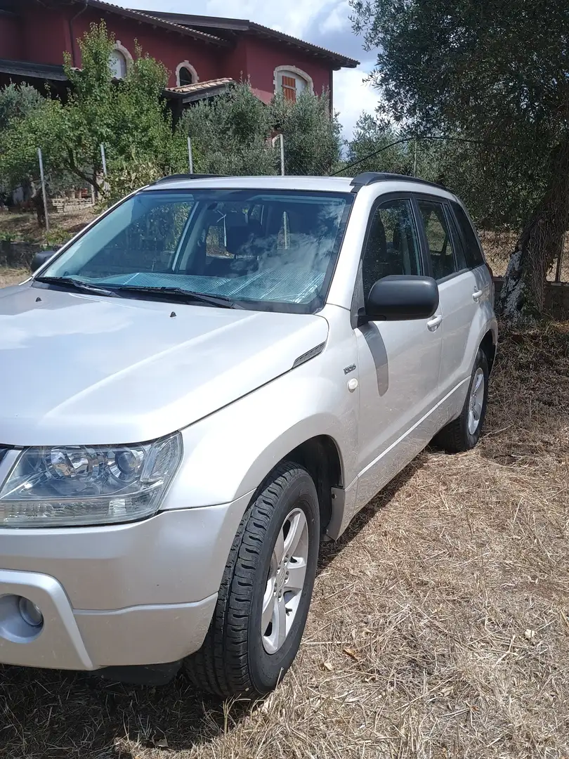 Suzuki Grand Vitara Grand Vitara 5p 1.9 ddis Executive Srebrny - 2