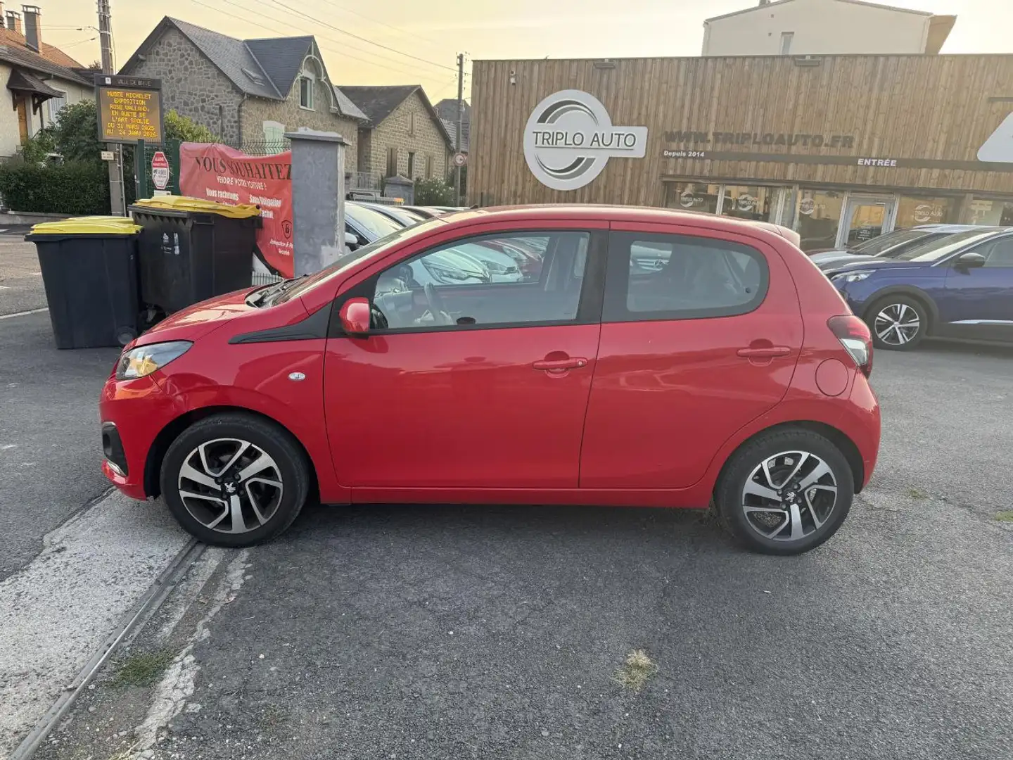 Peugeot 108 108 1.0 VTi - 72  Style + clim Rouge - 2