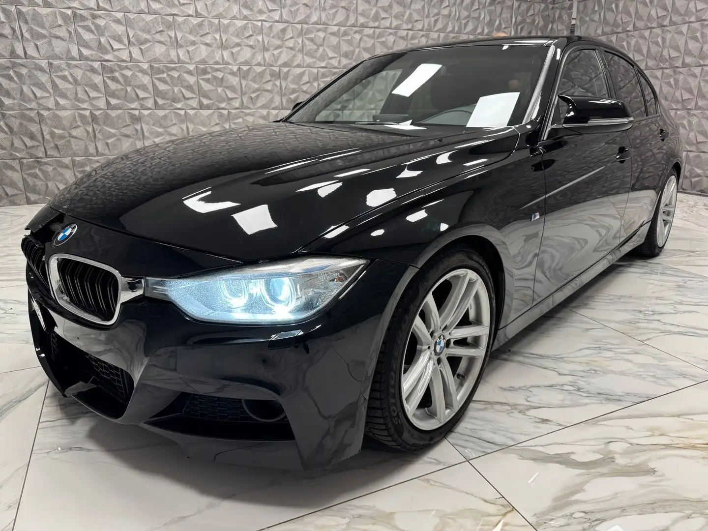 BMW 320 Limousine M-Paket * Bi-Xenon-Navi * Schwarz - 1