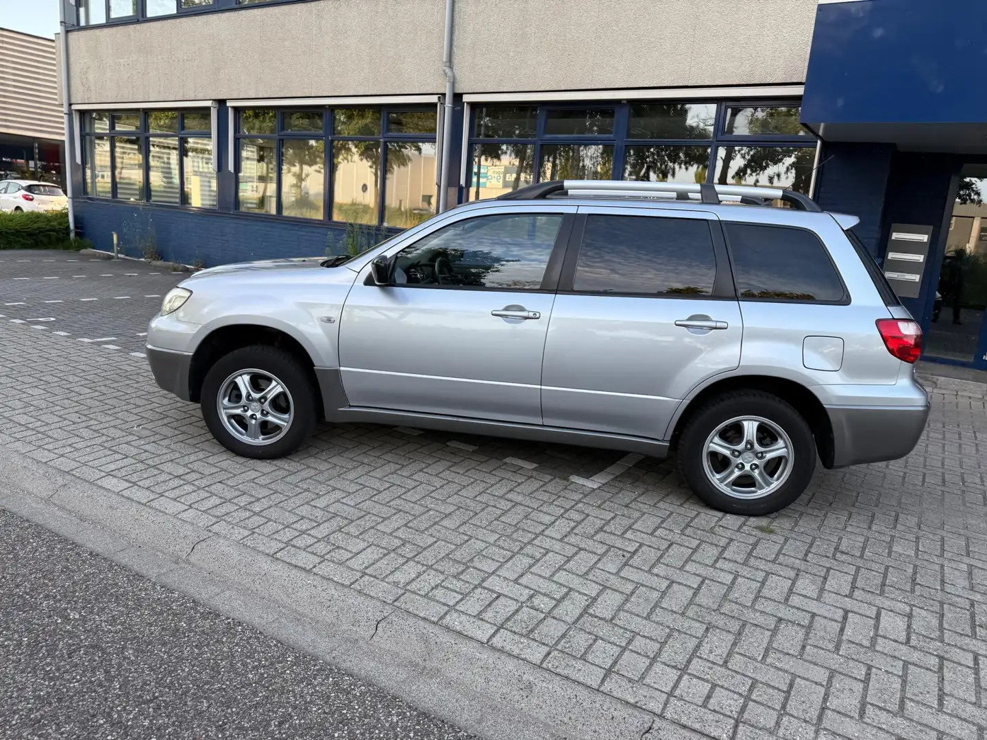Mitsubishi Outlander Sport 2.0 Invite+ ((( mooi nette auto ))) Gris - 2