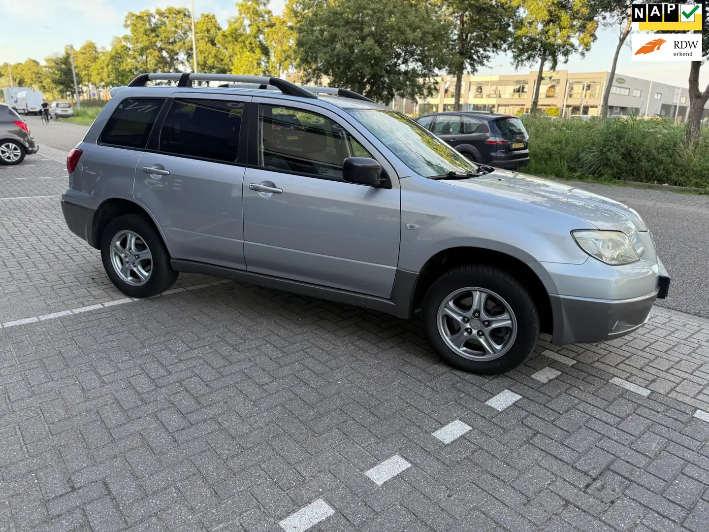 Mitsubishi Outlander Sport 2.0 Invite+ ((( mooi nette auto ))) Gris - 1