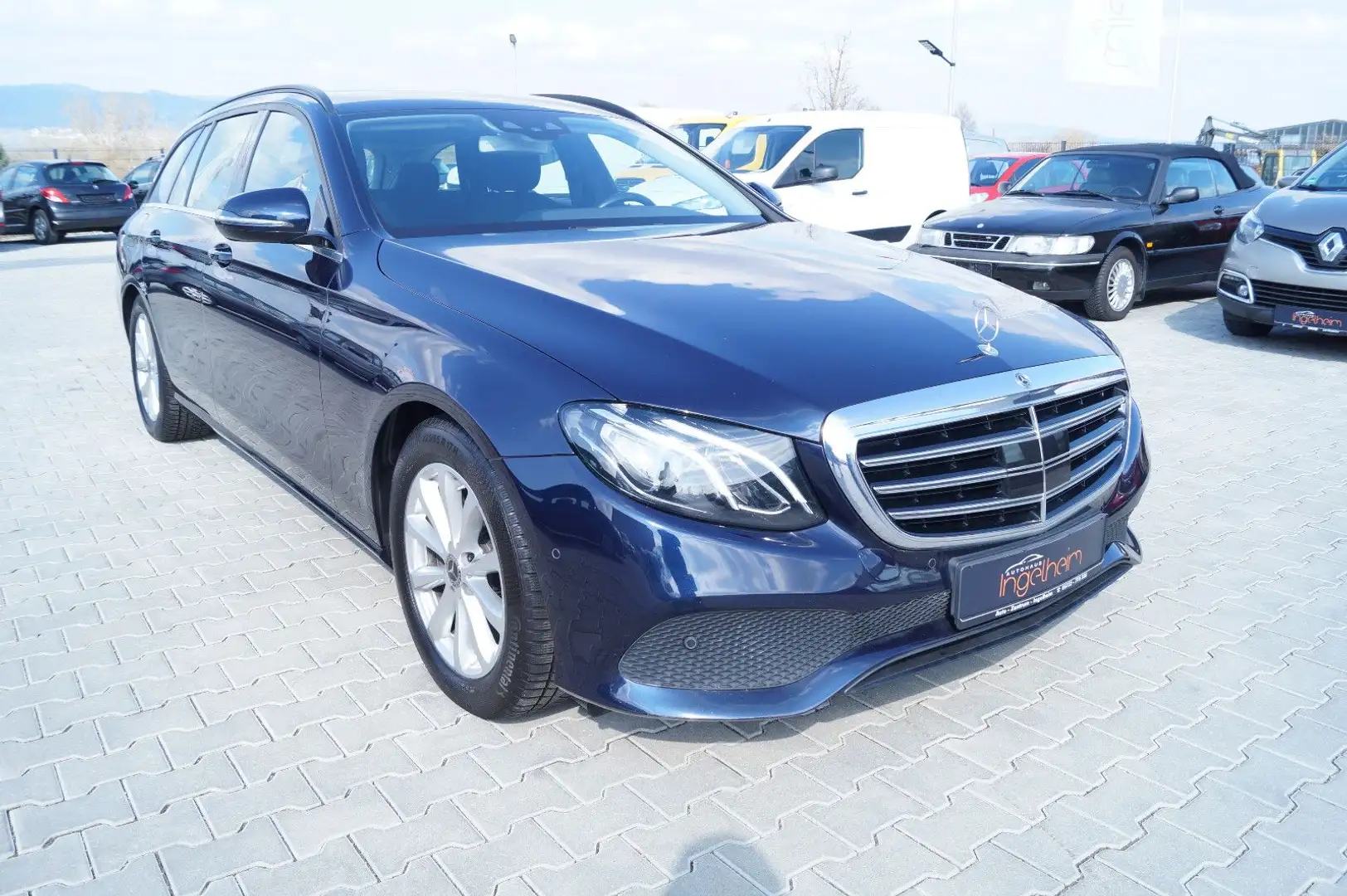 Mercedes-Benz E 200 d Klimaauto PDC SHZ NAVI Kamera ACC Euro 6 Blau - 1