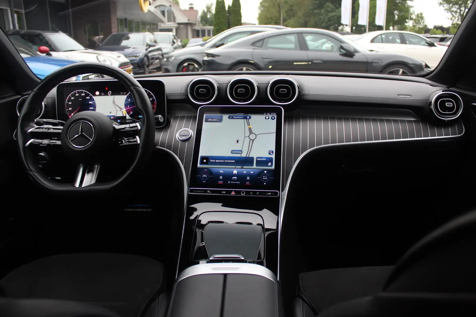 Mercedes-Benz C 180 AMG Line / Camera / Leder&Alcantara / 18'' / Navig Zwart - 2