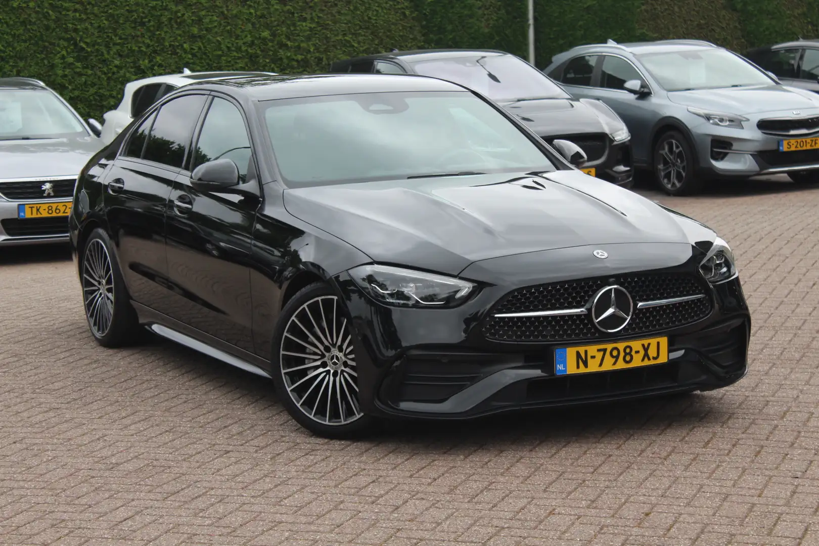 Mercedes-Benz C 180 AMG Line / Camera / Leder&Alcantara / 18'' / Navig Zwart - 1