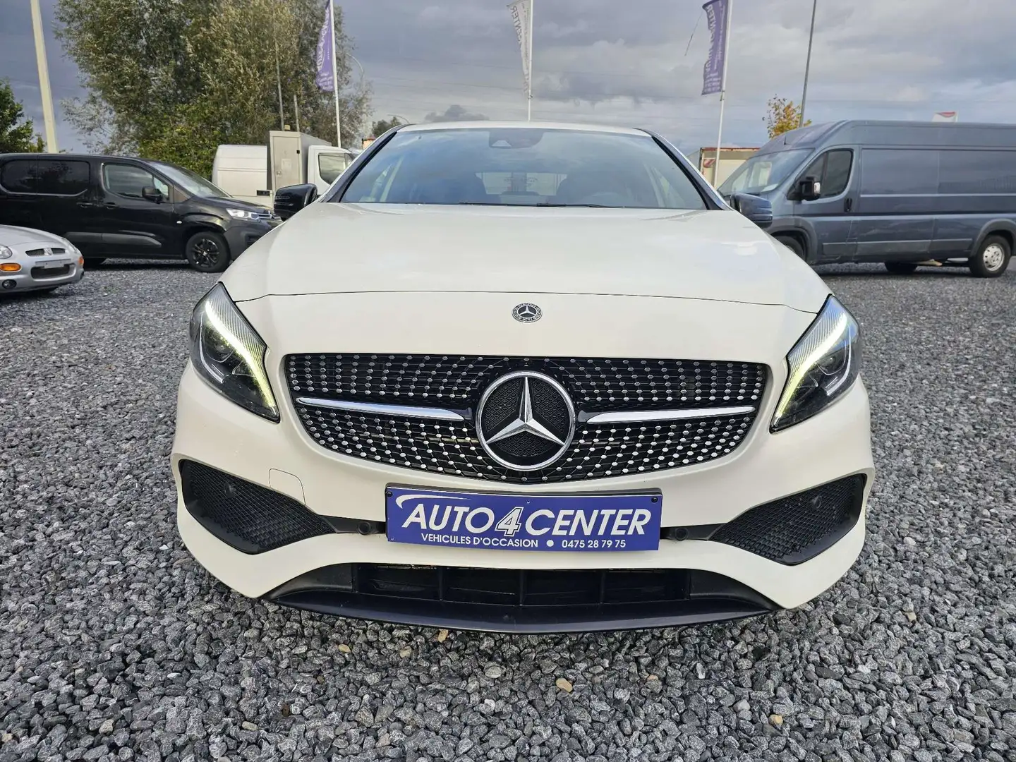 Mercedes-Benz A 180 PACK AMG EDITION INT/EXT // GARANTIE 1 AN // Blanc - 2