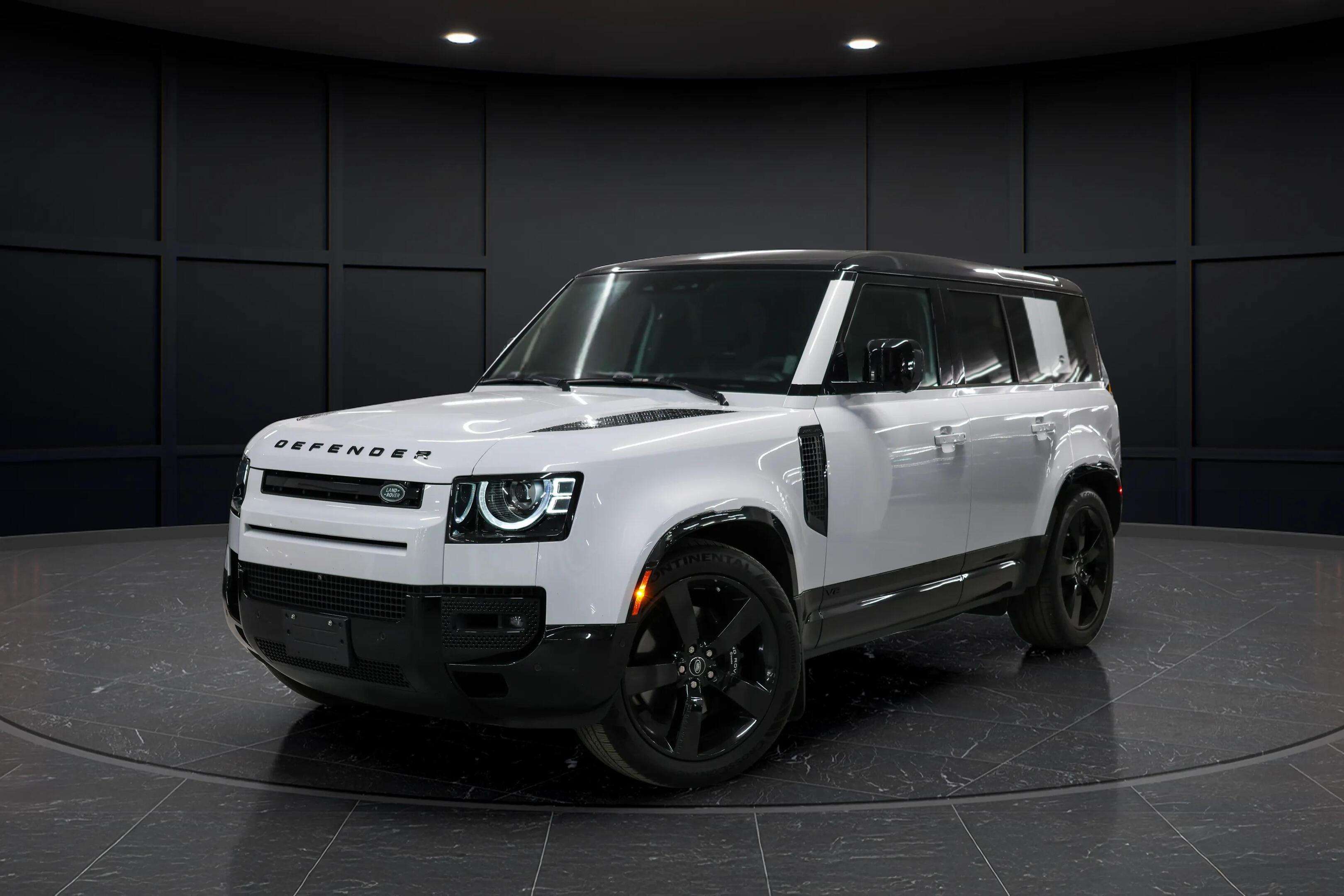 2023 Land Rover Defender 110 V8 AWD P525 - Loaded - Warranty - PPF