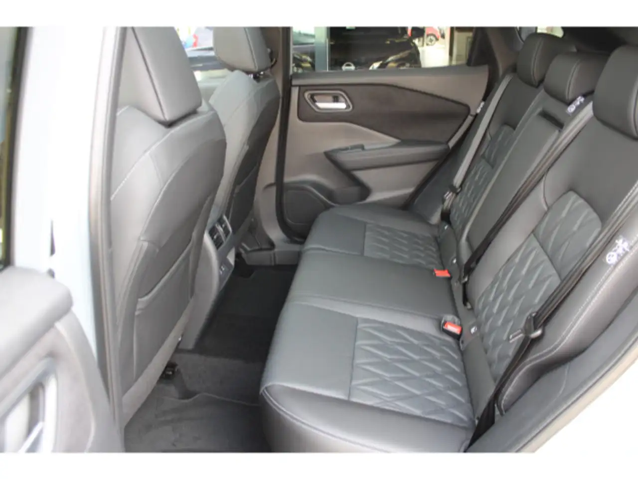 Nissan Qashqai 1.3 DIG-T Tekna+ Automatik 20 Zoll, миниатюра 14