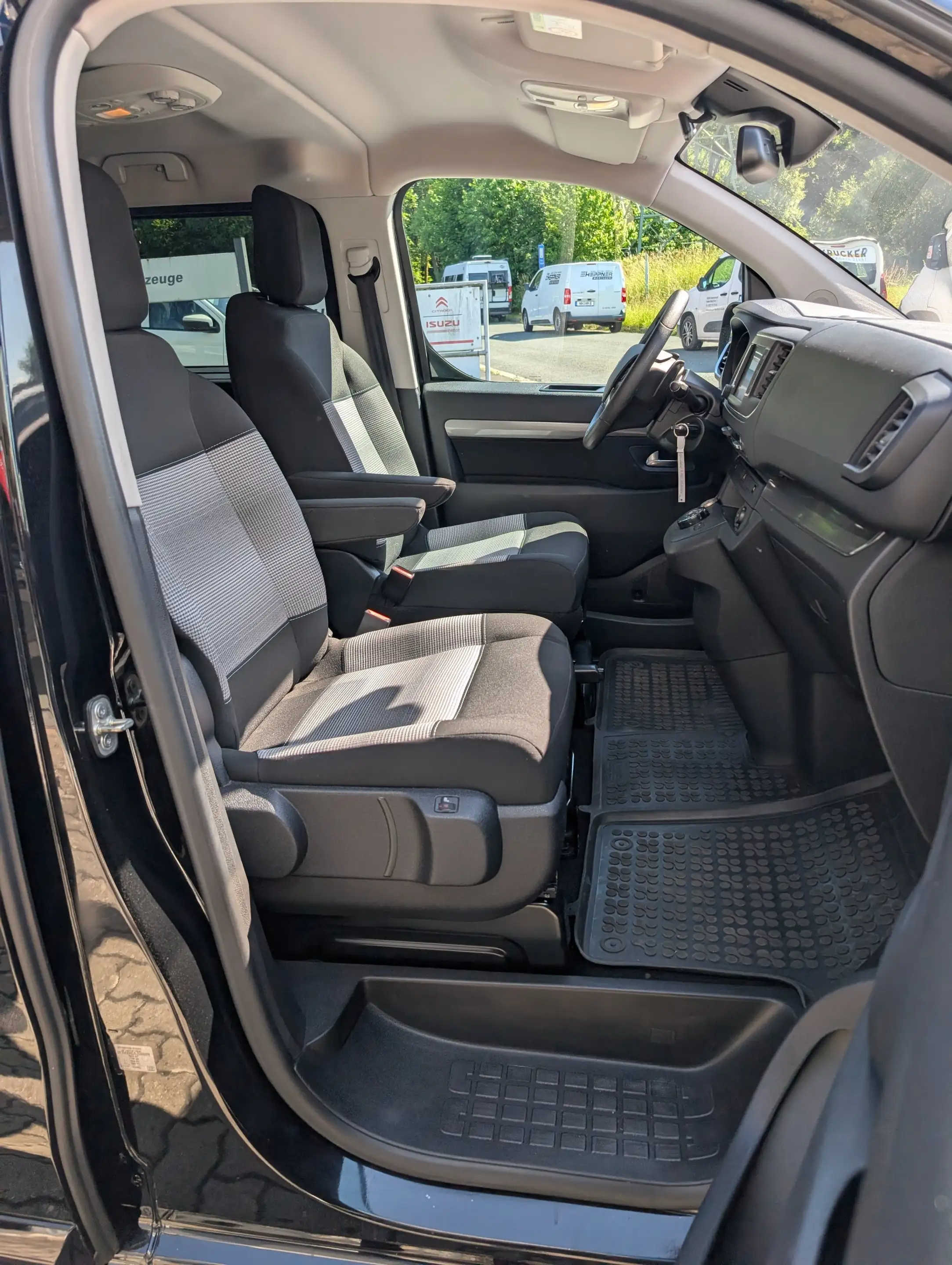 Citroen Spacetourer M BlueHDi 145 EAT8 Feel *SHZ*Xenon*Kamera* — photo 9