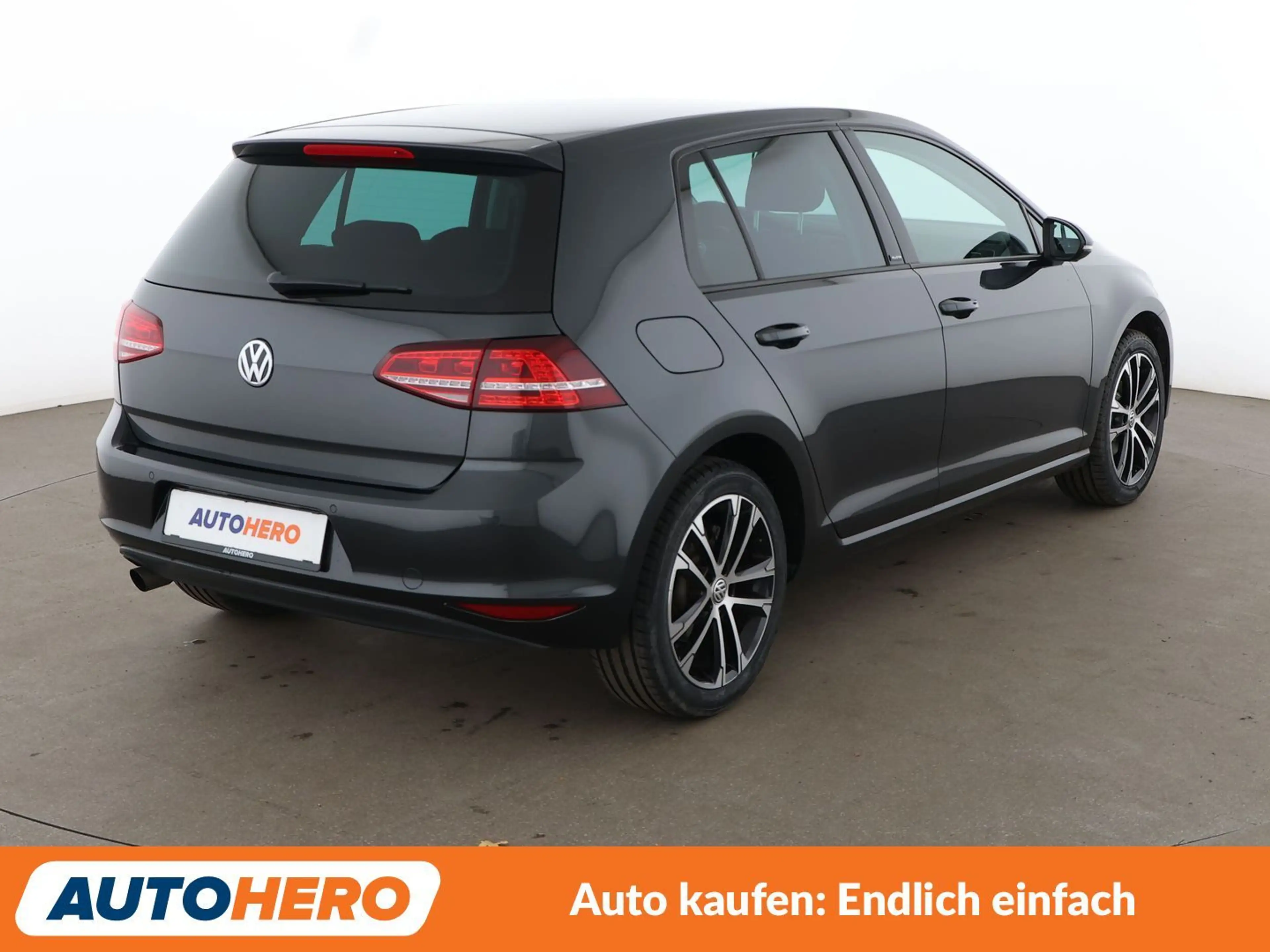 Volkswagen Golf 1.2 TSI Allstar BlueMotion Tech*TEMPO*PDC* — photo 6