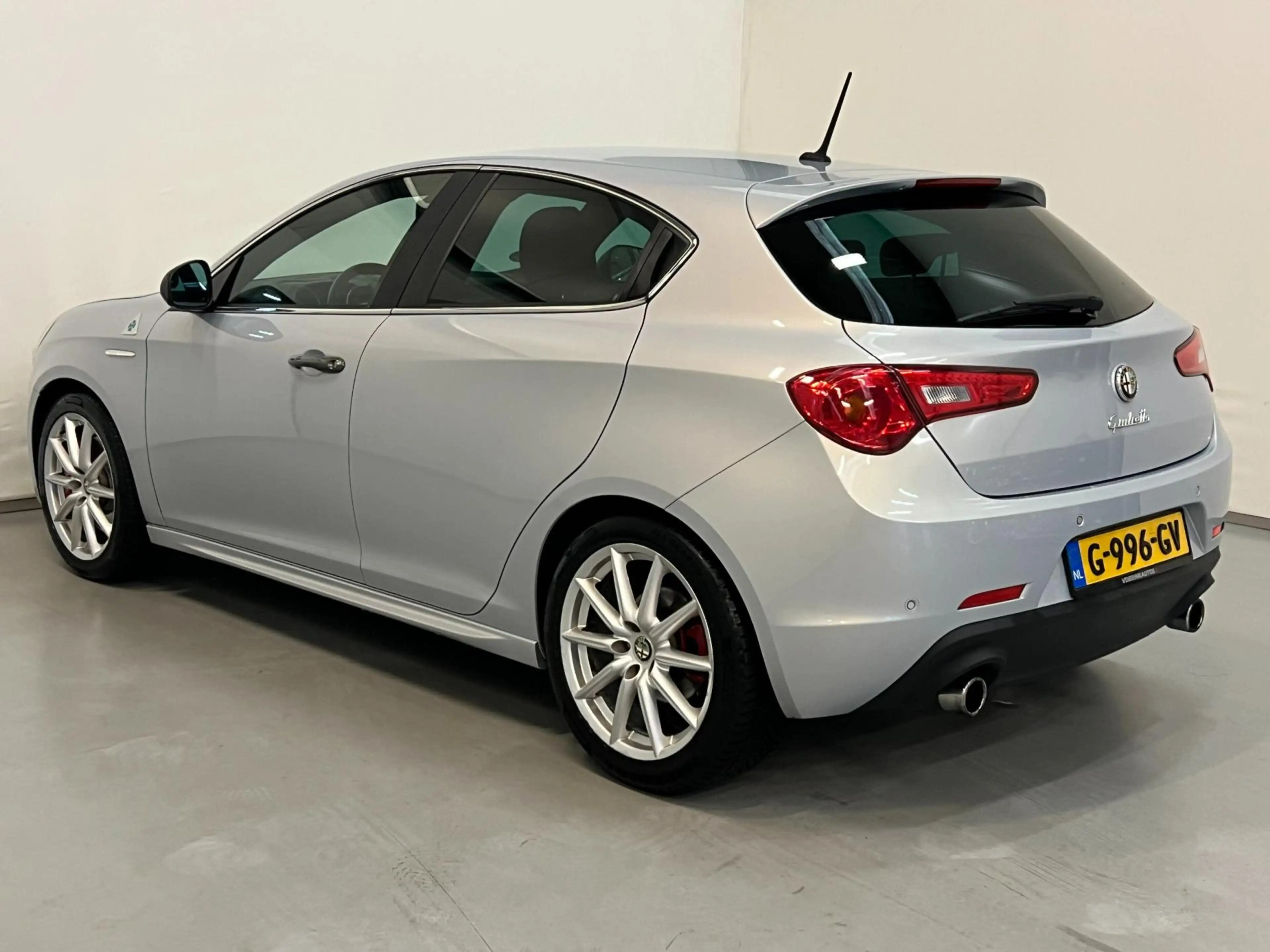Alfa Romeo Giulietta 1.7 TBi Quadrifoglio Verde / Bose / Xenon — photo 4