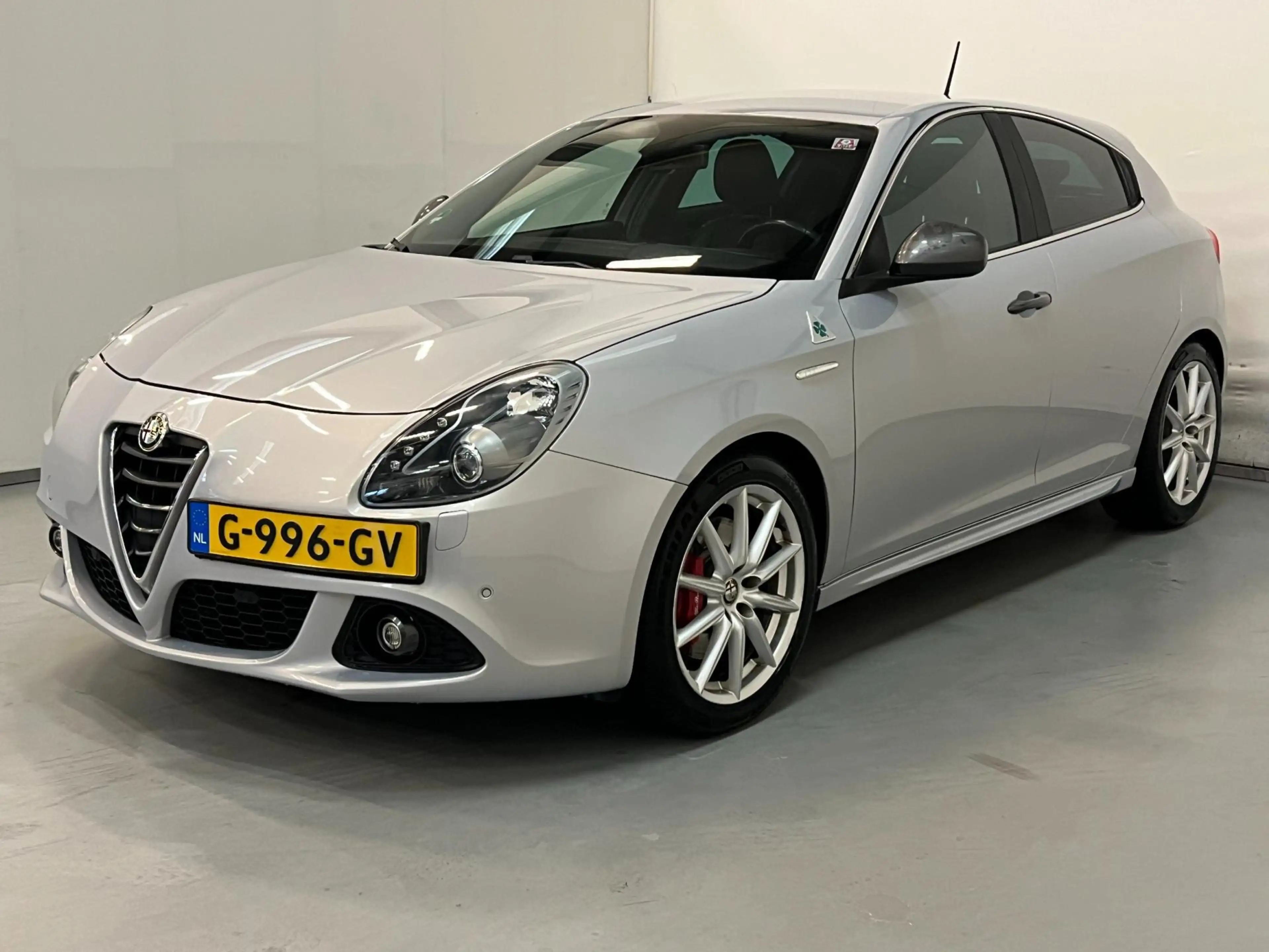 Alfa Romeo Giulietta 1.7 TBi Quadrifoglio Verde / Bose / Xenon — photo 3