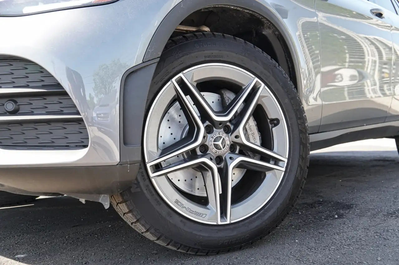 Mercedes-Benz GLC снимка Mercedes-Benz GLC