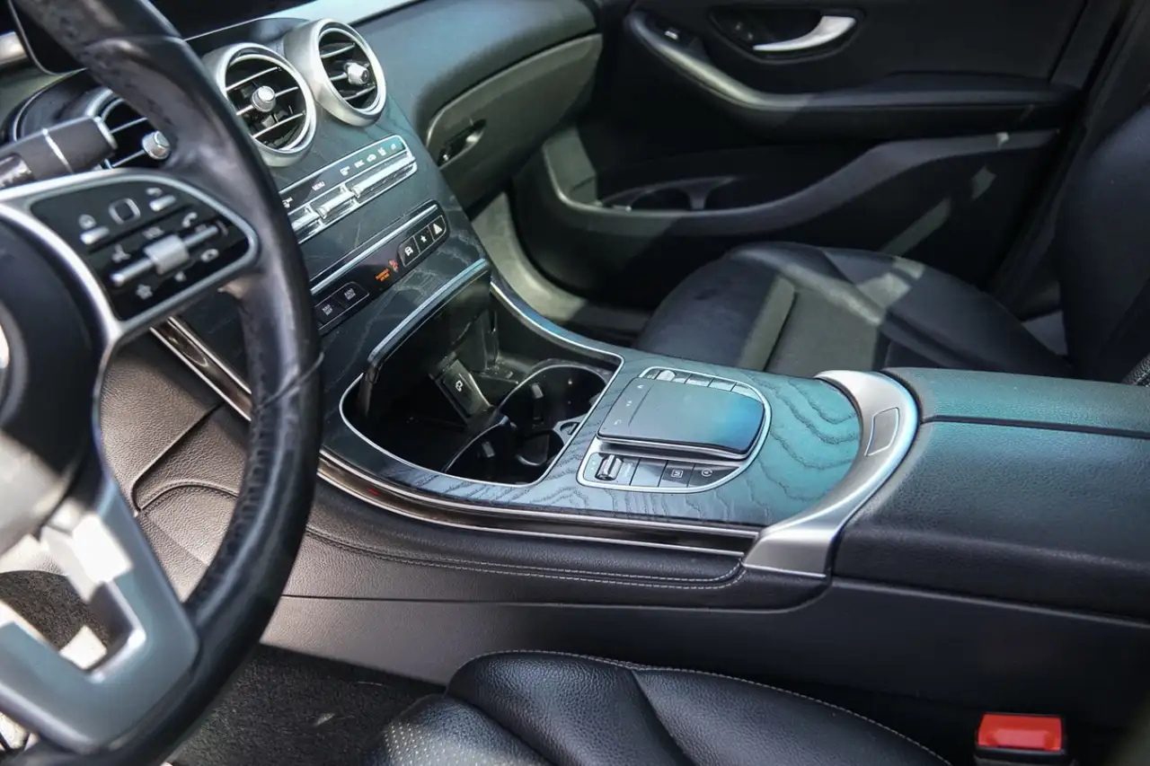 Mercedes-Benz GLC снимка Mercedes-Benz GLC