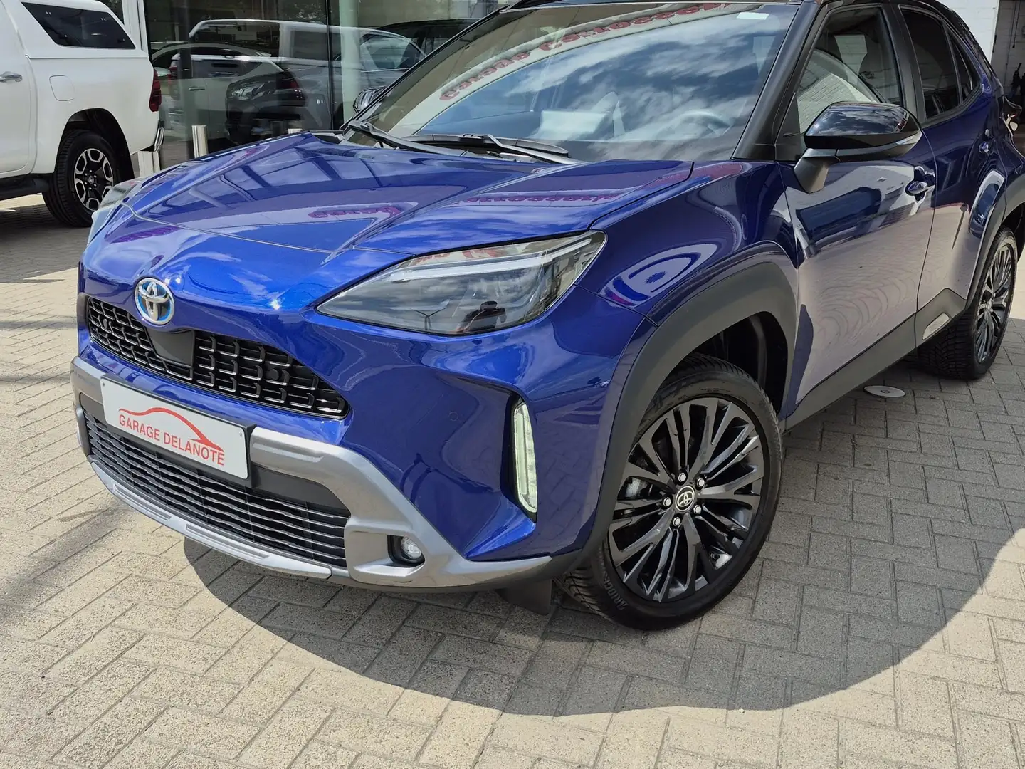 Toyota Yaris Cross Hybrid AWD-i Adventure+Trekhaak +Pano +Head-up Blauw - 2
