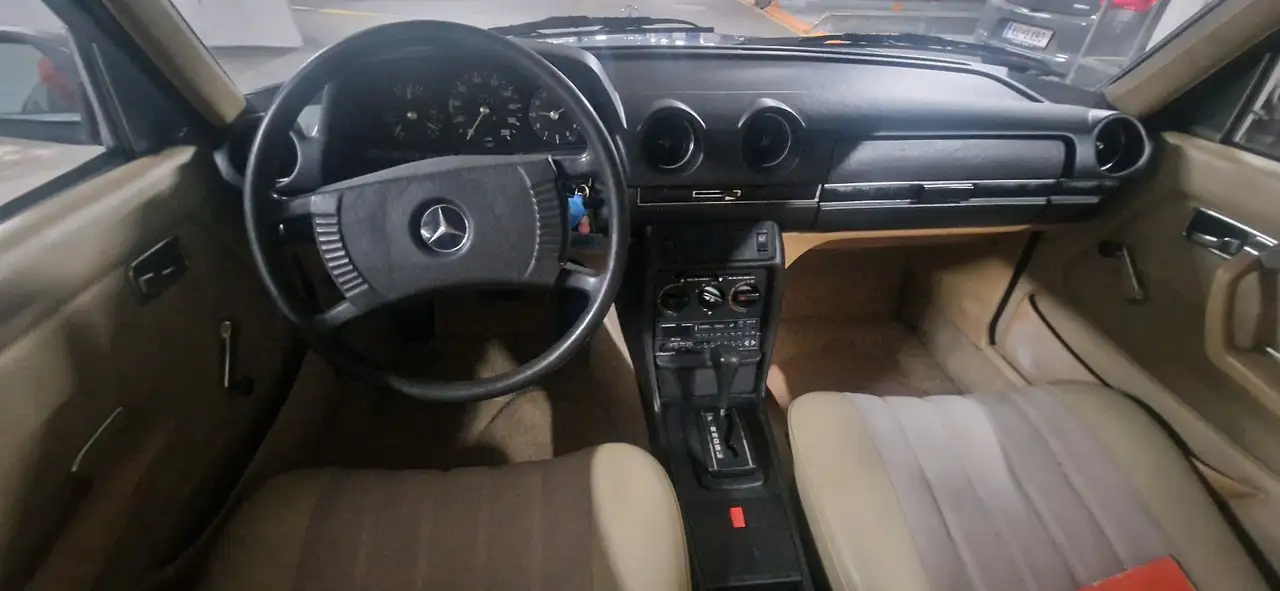 Mercedes-Benz 200 W123 Automatik*2.Be*Reifen+Service&Pickerl Neu, foto 7