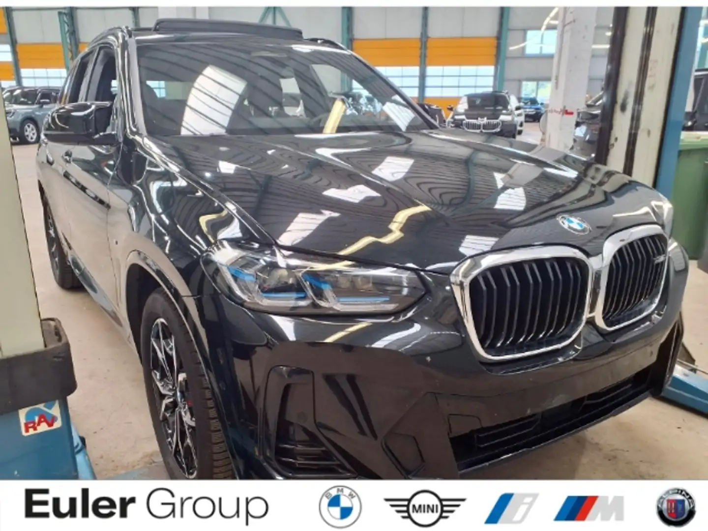 BMW X3 i AHK Pano H/K StandHz Laser PA+ HUD LCProf DAProf Schwarz - 1