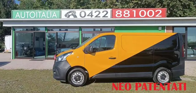 Nissan NV300 2.0 D - più IVA