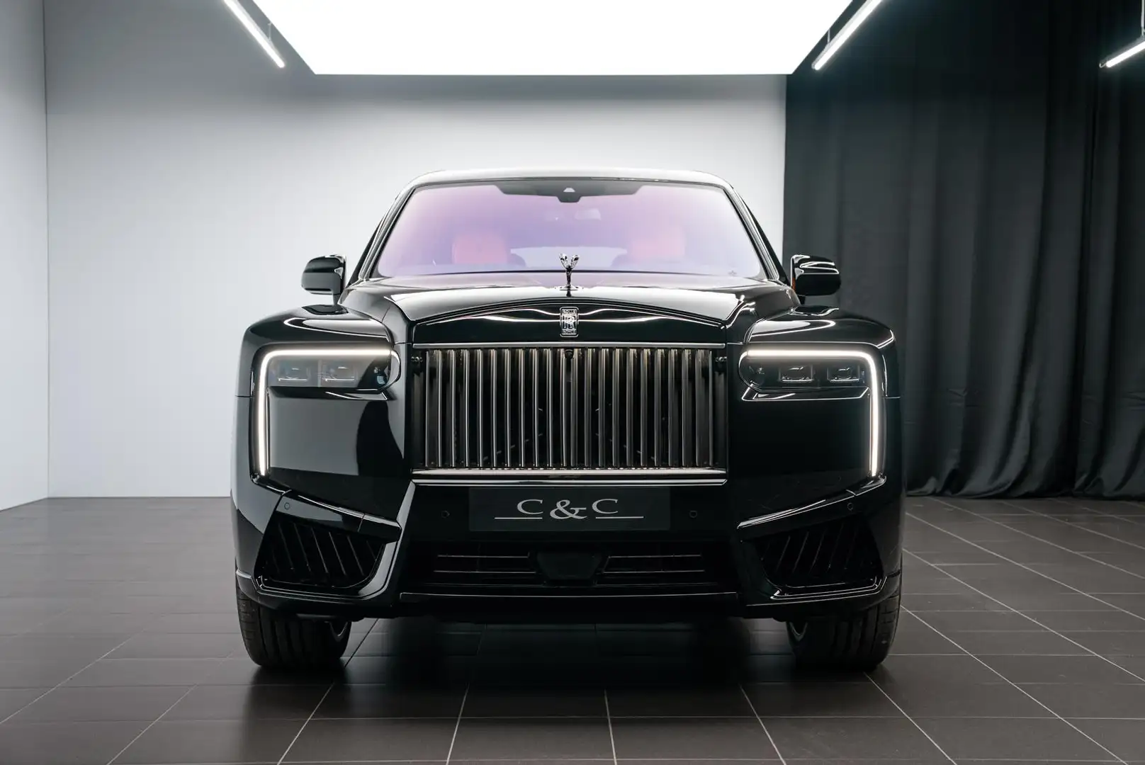 Rolls-Royce Cullinan Black Badge Negro - 2