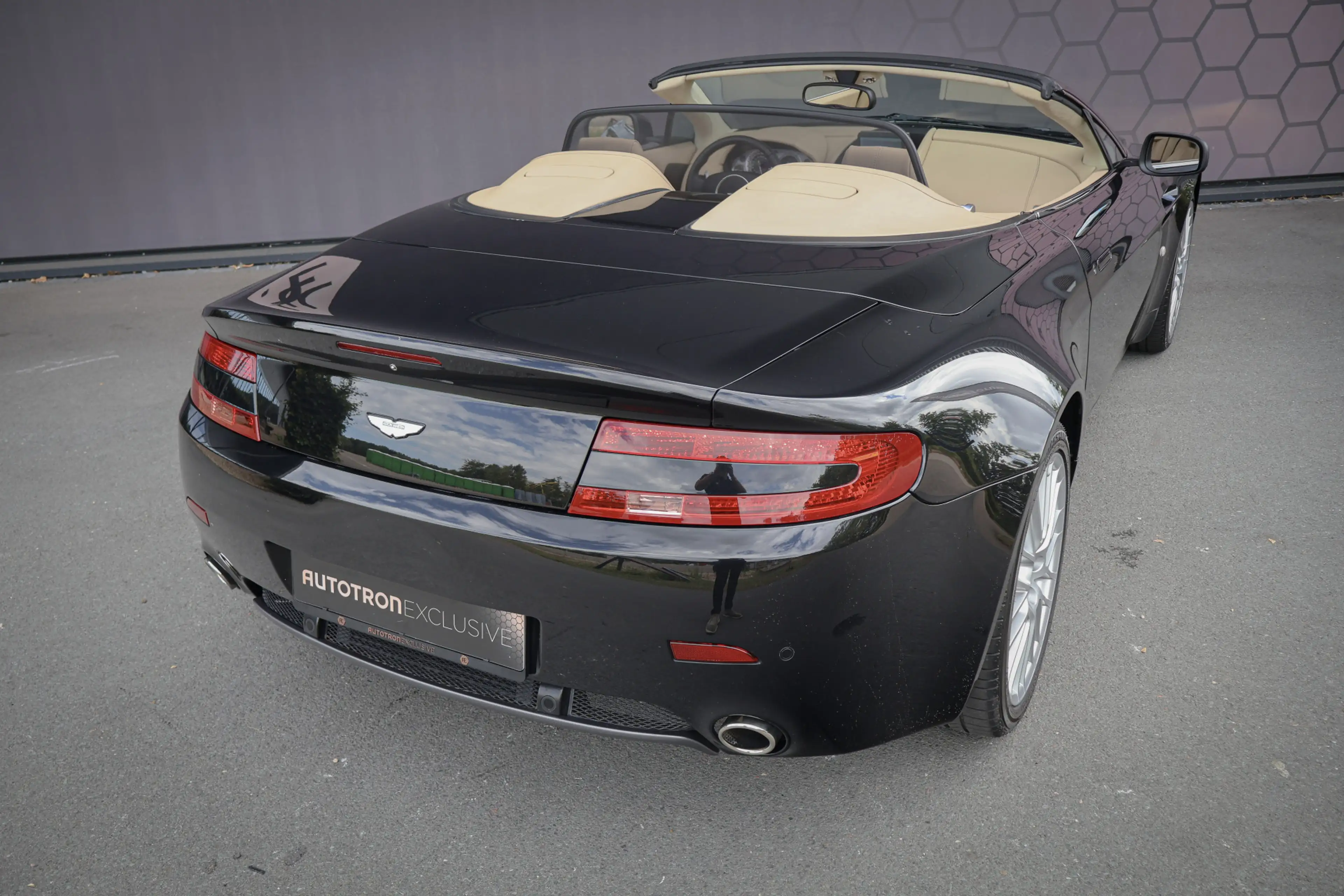 Aston Martin Vantage V8 Roadster 4.7 V8 Sportshift — photo 8