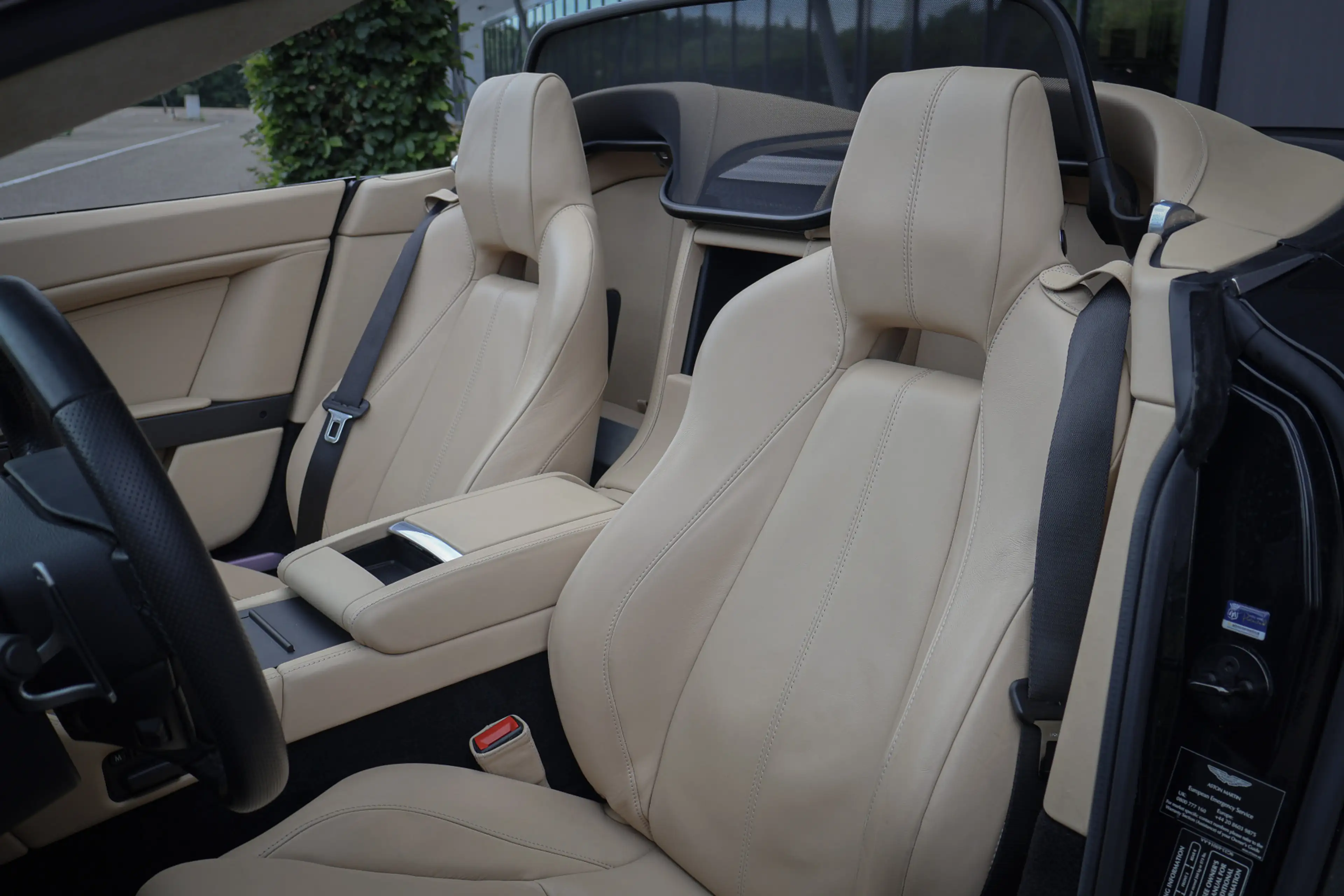 Aston Martin Vantage V8 Roadster 4.7 V8 Sportshift — photo 4