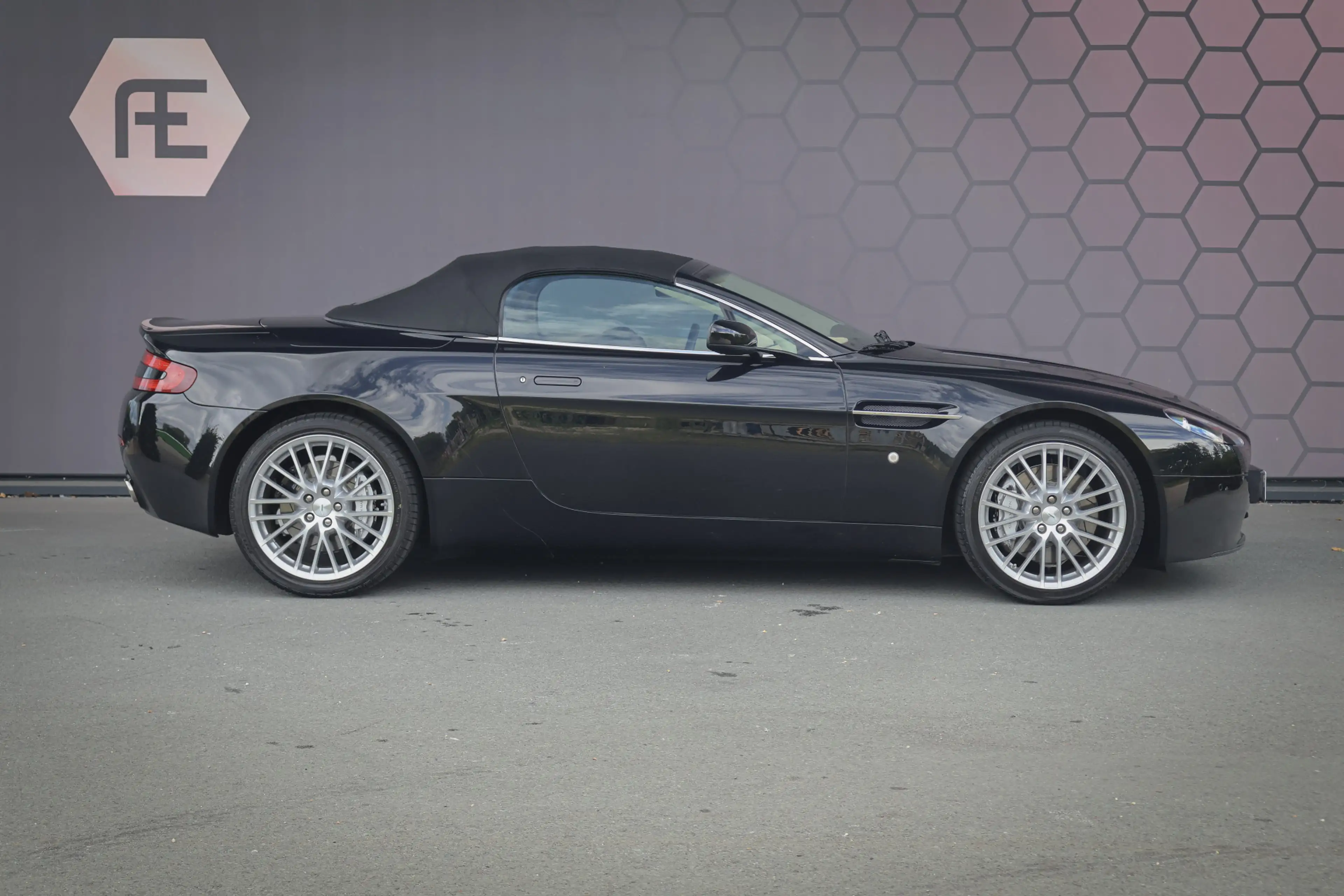 Aston Martin Vantage V8 Roadster 4.7 V8 Sportshift — photo 9