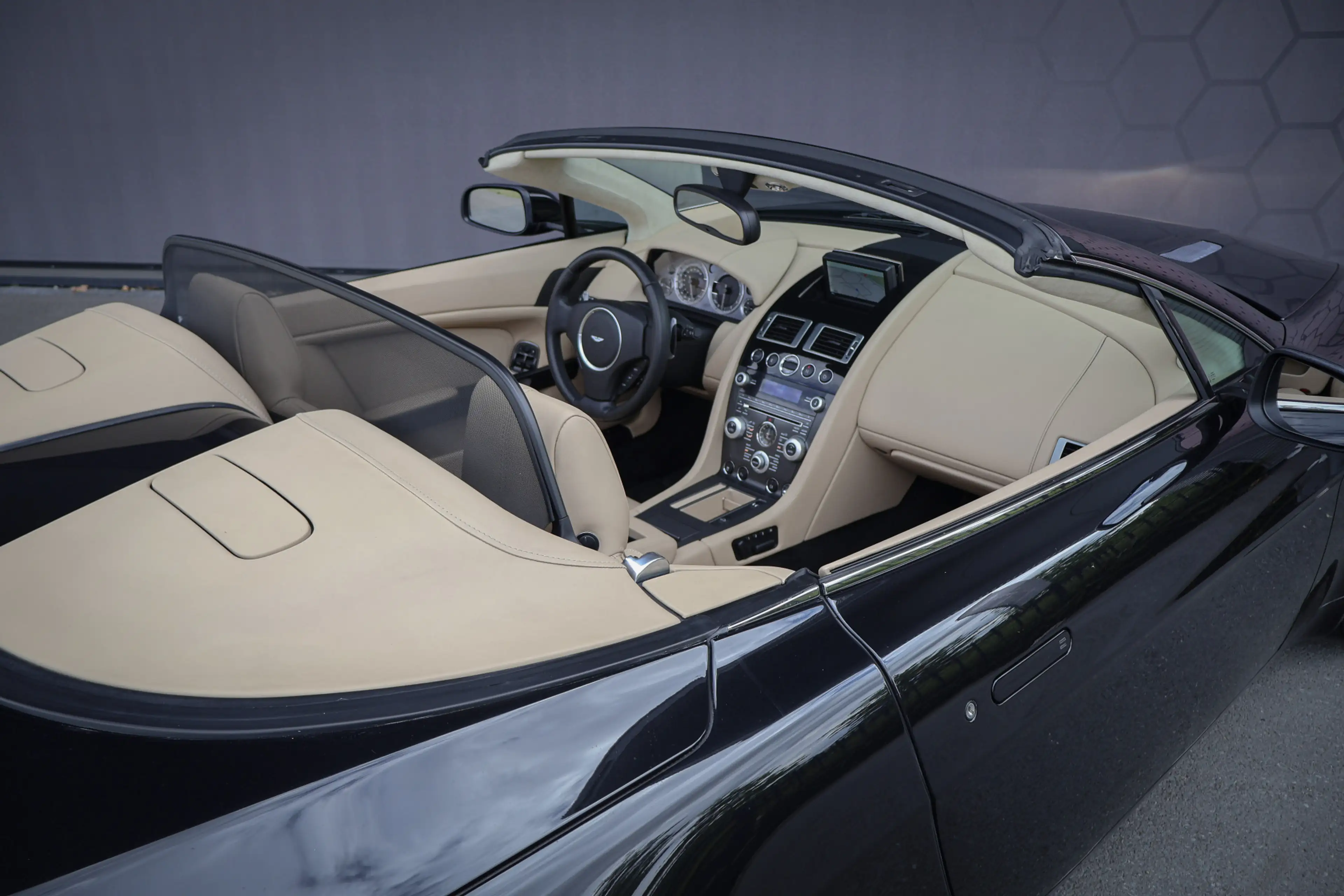 Aston Martin Vantage V8 Roadster 4.7 V8 Sportshift — photo 6