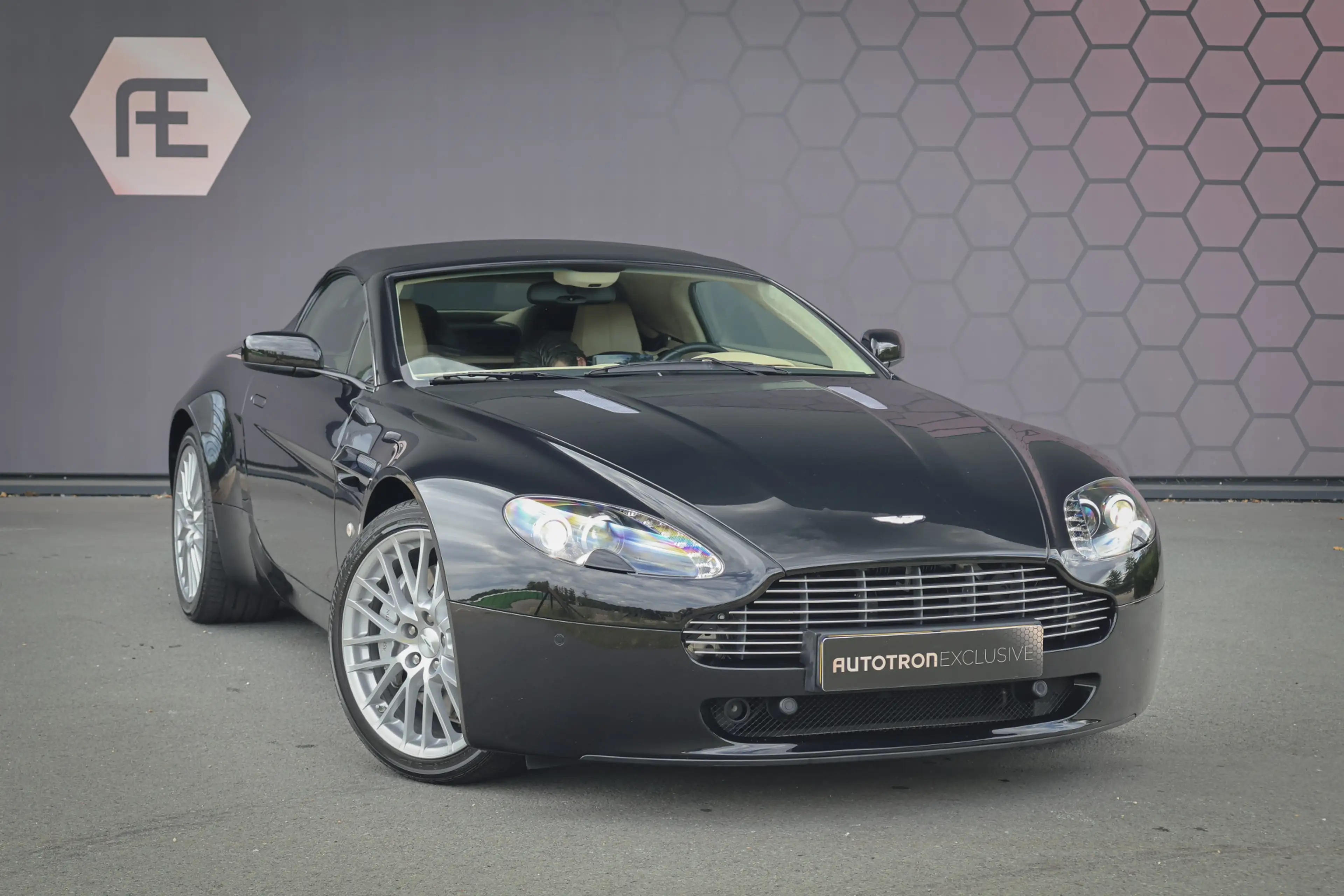 Aston Martin Vantage V8 Roadster 4.7 V8 Sportshift — photo 10