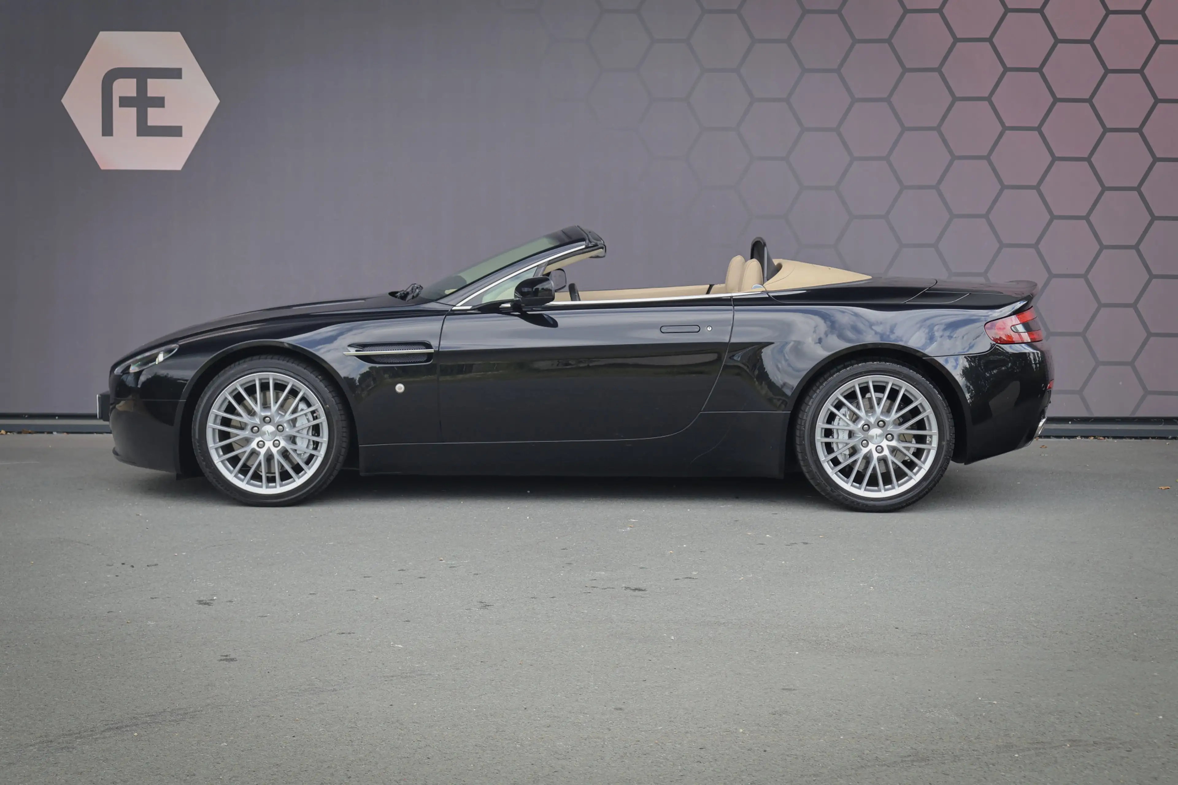 Aston Martin Vantage V8 Roadster 4.7 V8 Sportshift — photo 11