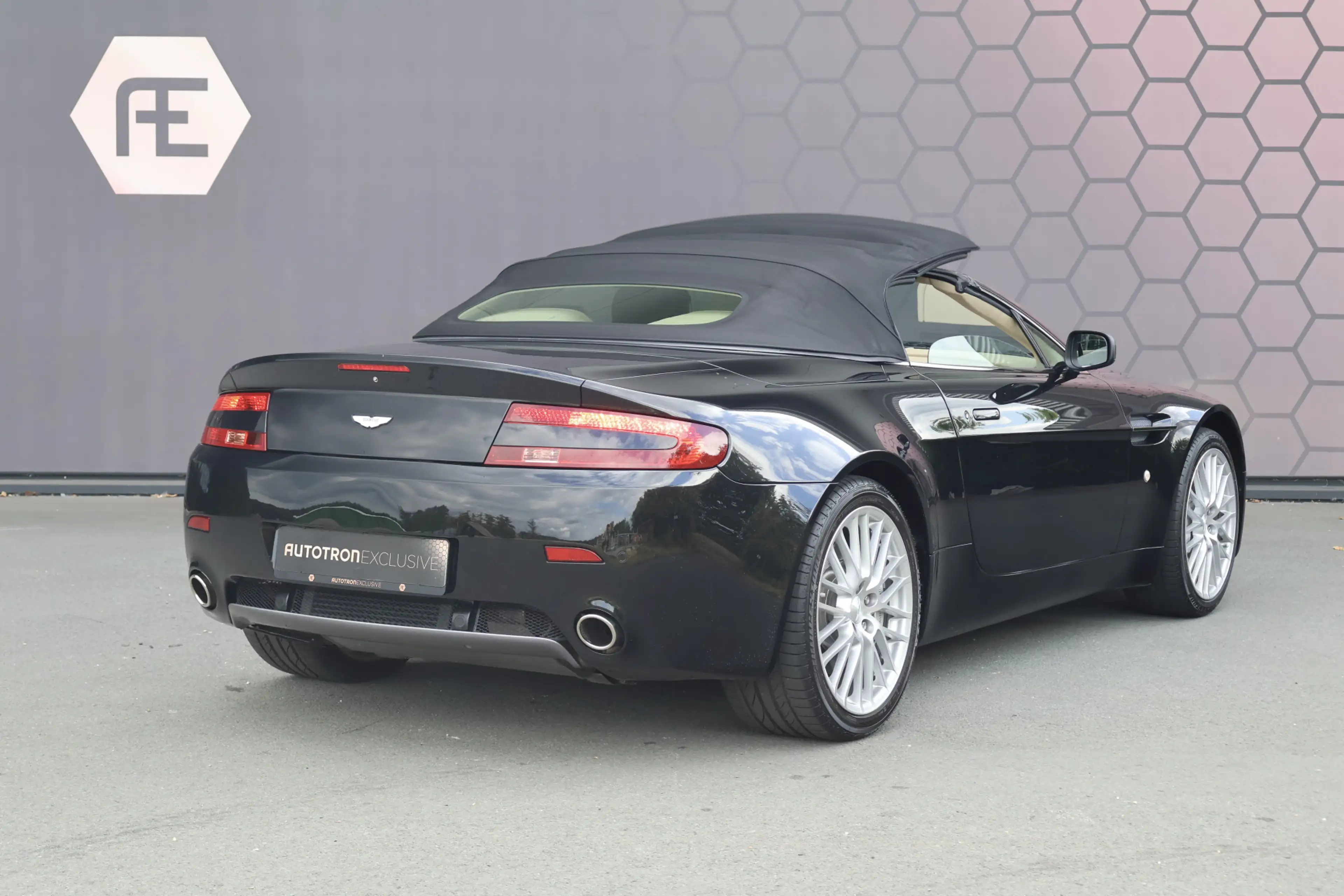 Aston Martin Vantage V8 Roadster 4.7 V8 Sportshift — photo 5