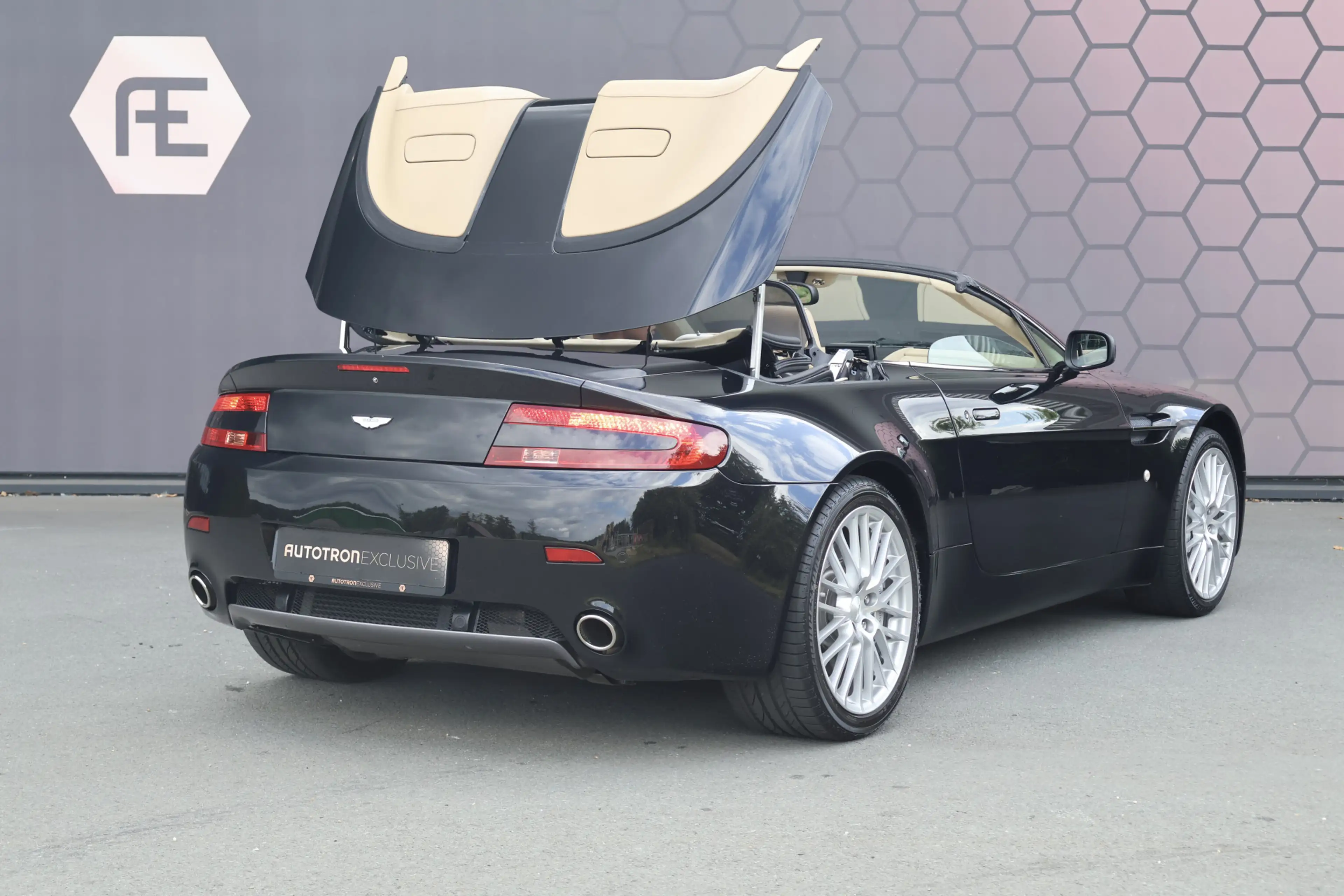 Aston Martin Vantage V8 Roadster 4.7 V8 Sportshift — photo 17