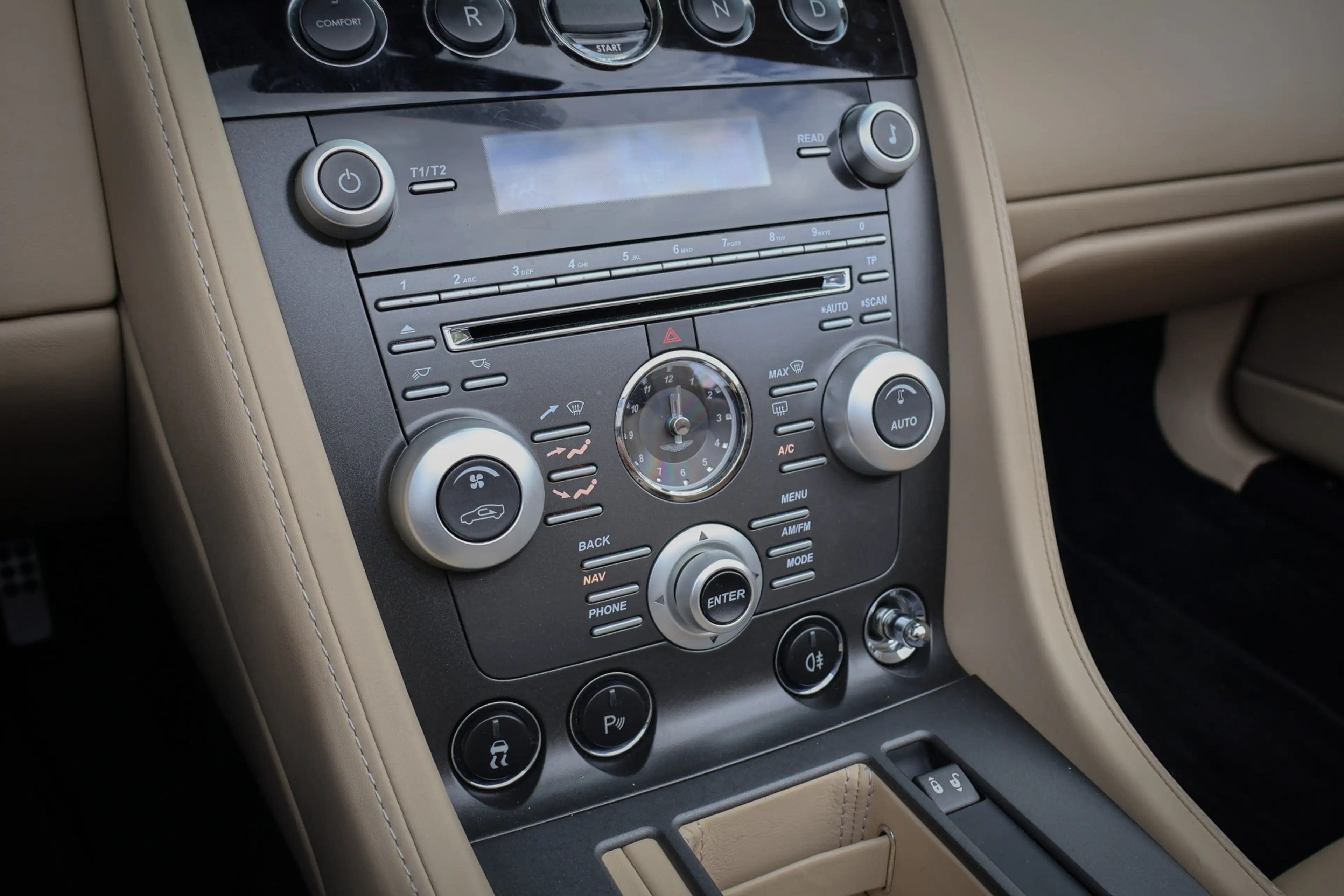 Aston Martin Vantage V8 Roadster 4.7 V8 Sportshift — photo 16