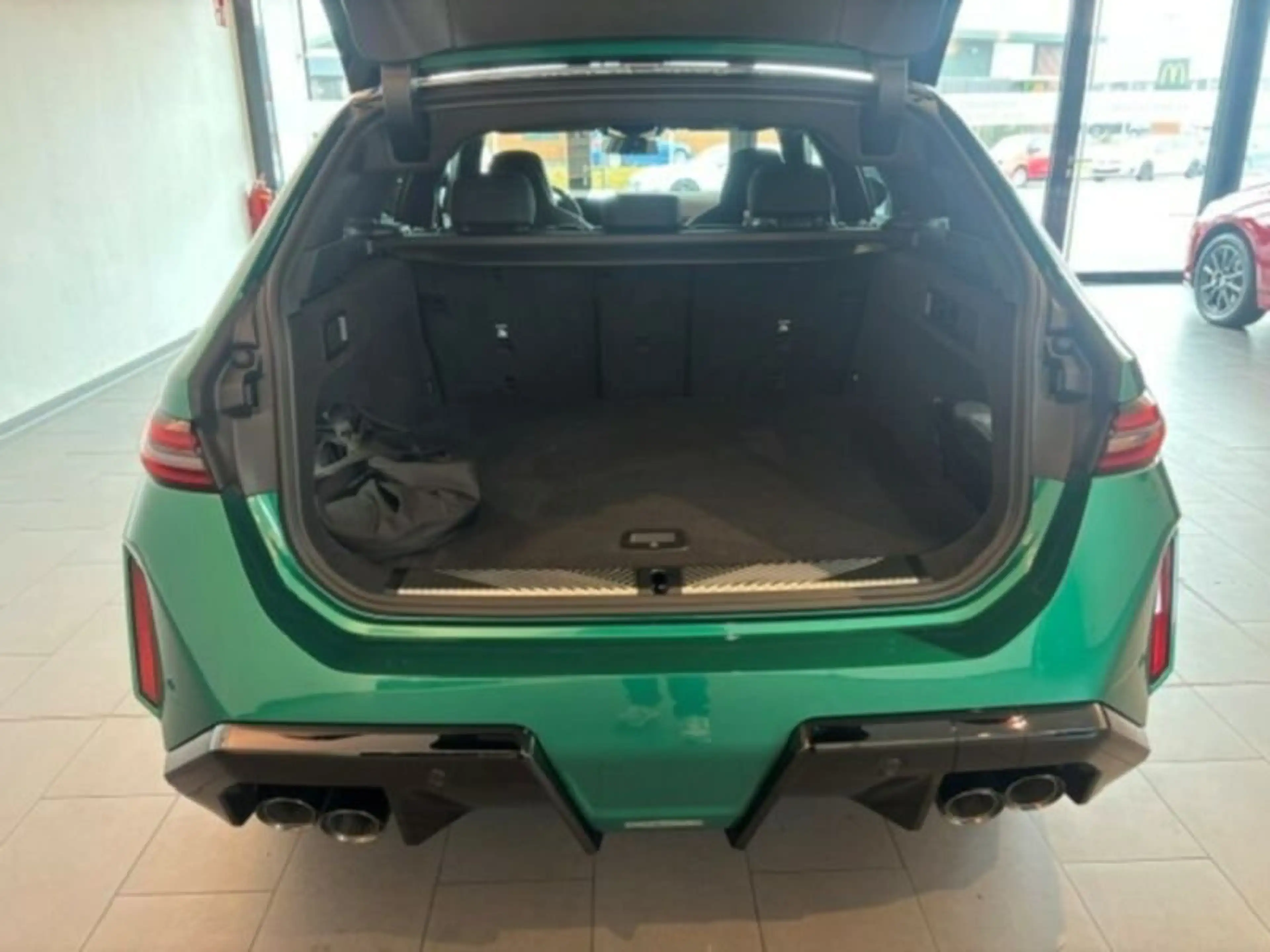 BMW M5 Touring — photo 9