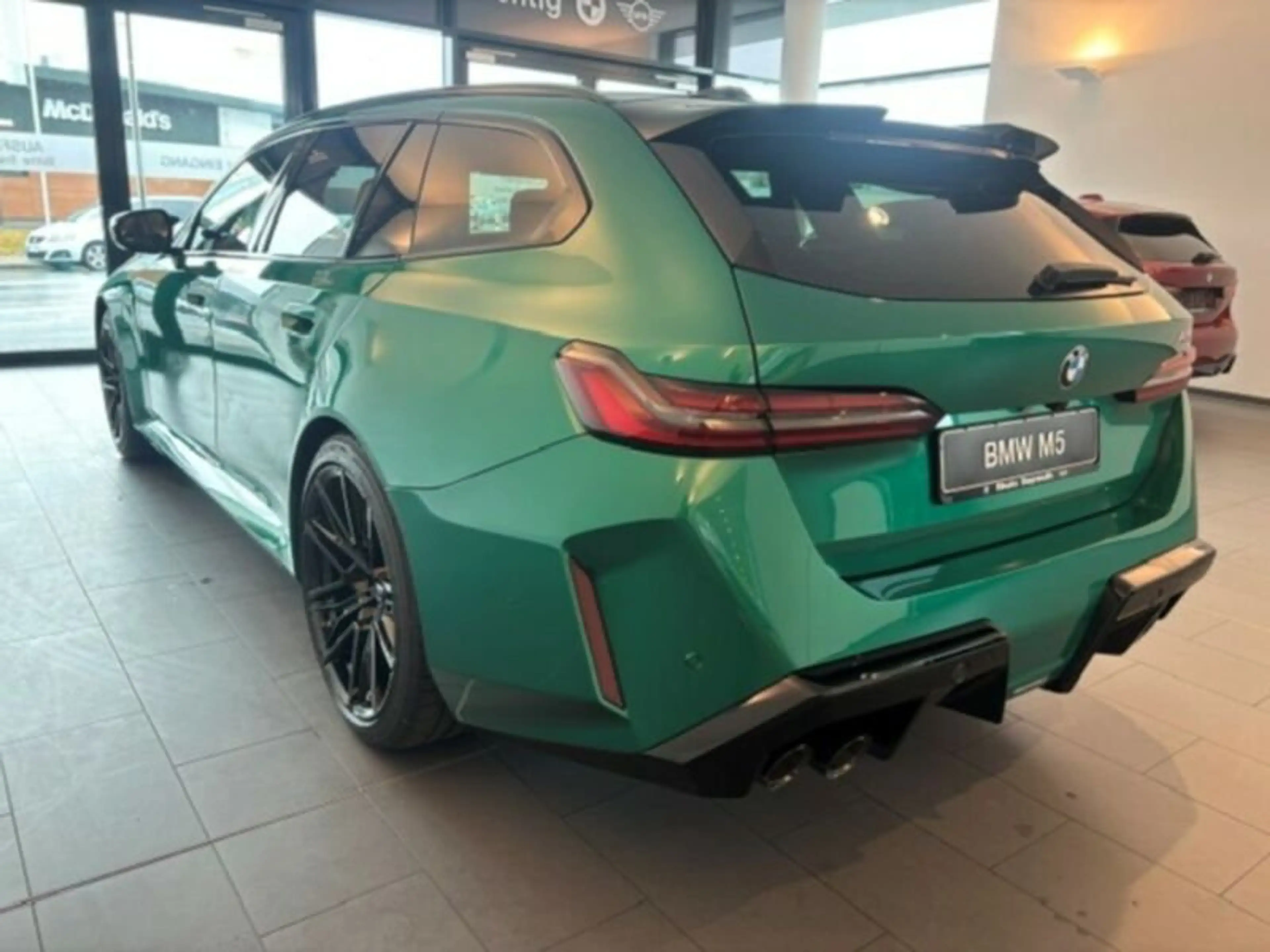 BMW M5 Touring — photo 8
