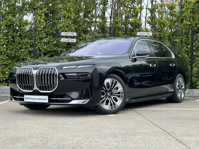 BMW 750 Berline