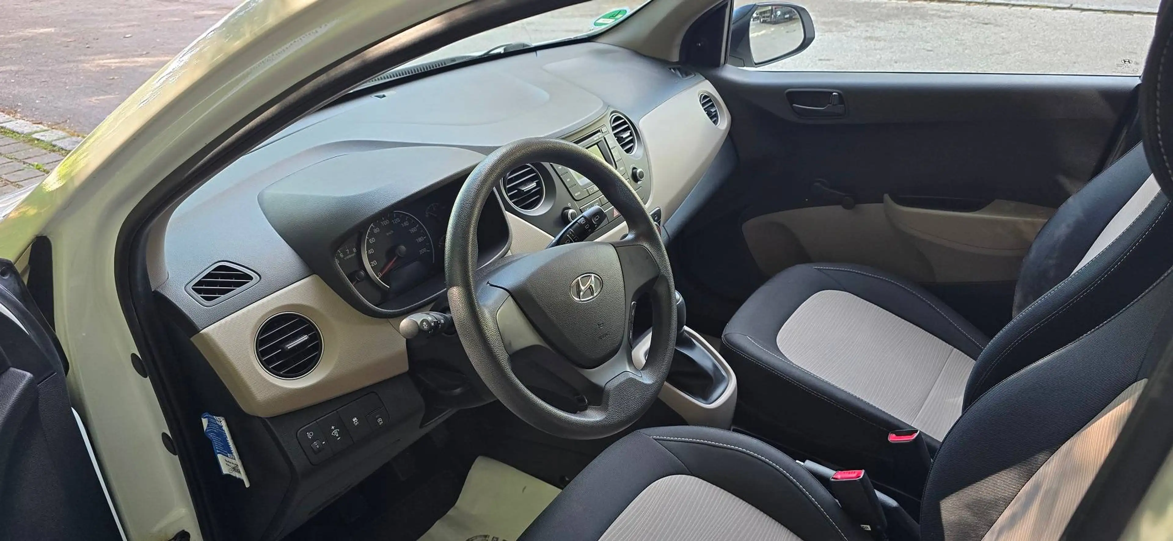 Hyundai i10 i10 1.0*Klima*TÜV-NEU* — photo 8