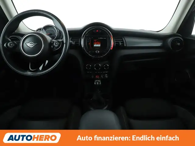 Mini Hatch view 12
